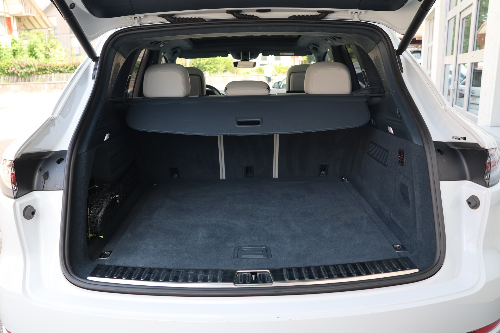 PORSCHE Cayenne Turbo S E-Hybrid (CH) + 3.0T AHK-image-20