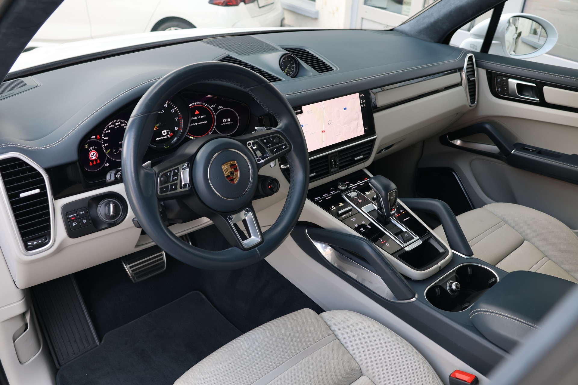 PORSCHE Cayenne Turbo S E-Hybrid (CH) + 3.0T AHK-image-10
