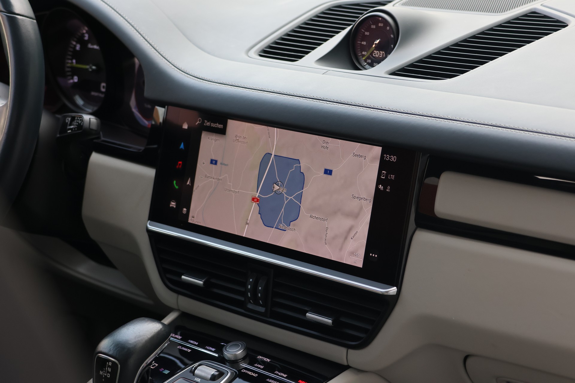PORSCHE Cayenne Turbo S E-Hybrid (CH) + 3.0T AHK-image-22