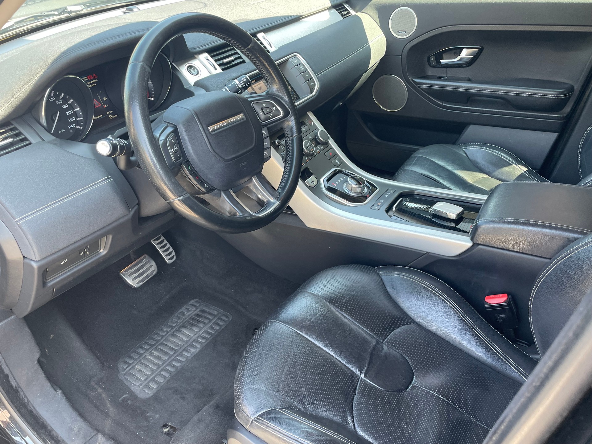 LAND ROVER Range Rover Evoque 2.2 SD4 Pure AT6-image-1