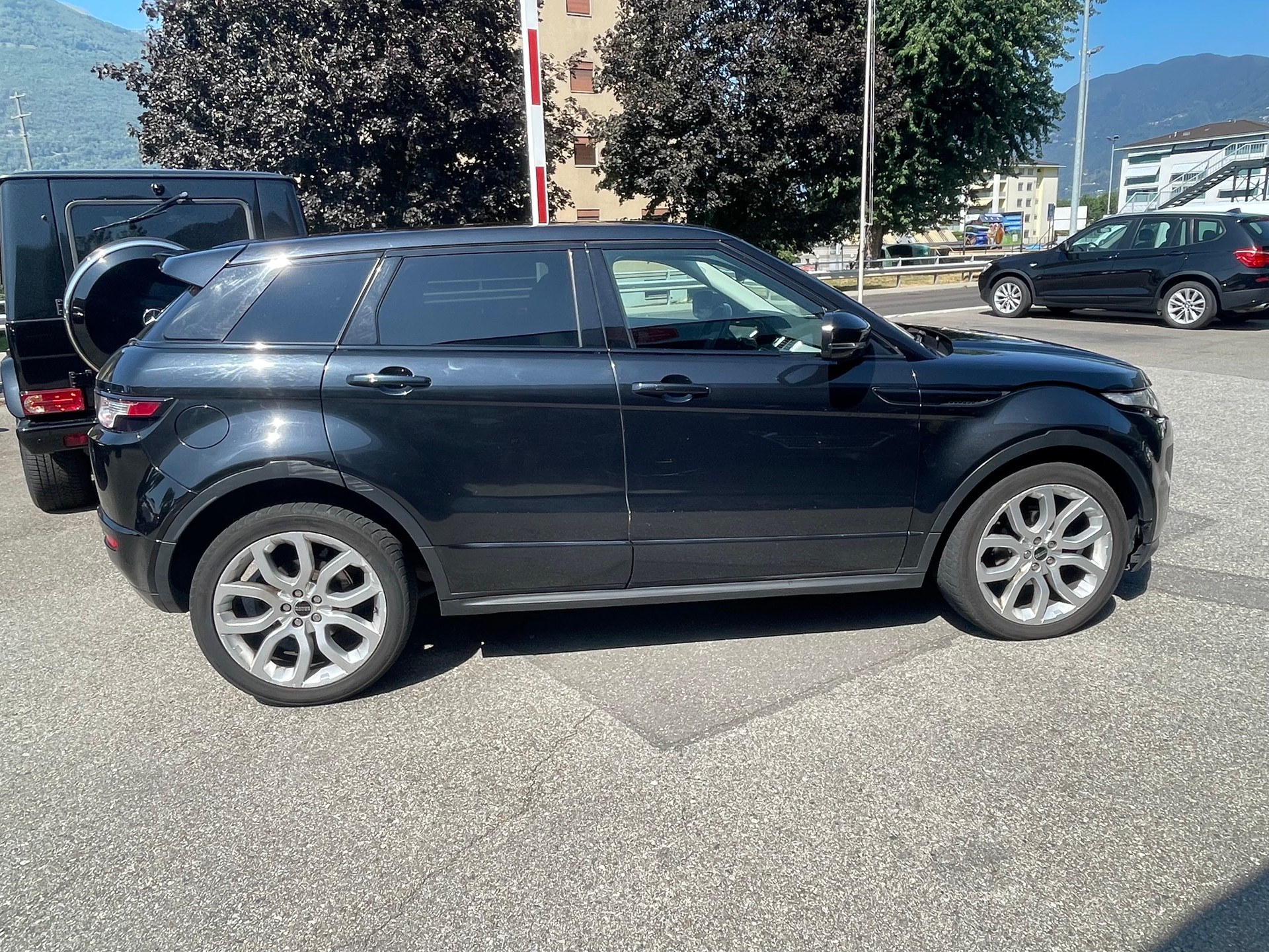 LAND ROVER Range Rover Evoque 2.2 SD4 Pure AT6-image-10