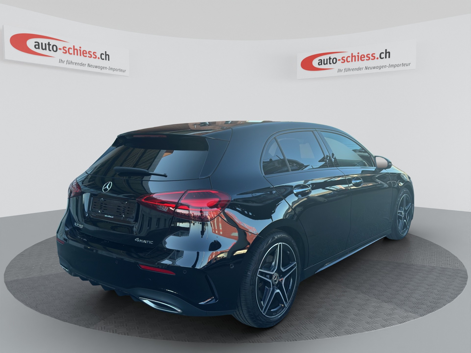 MERCEDES-BENZ A 220 4Matic 8G-DCT AMG Line Night-image-5