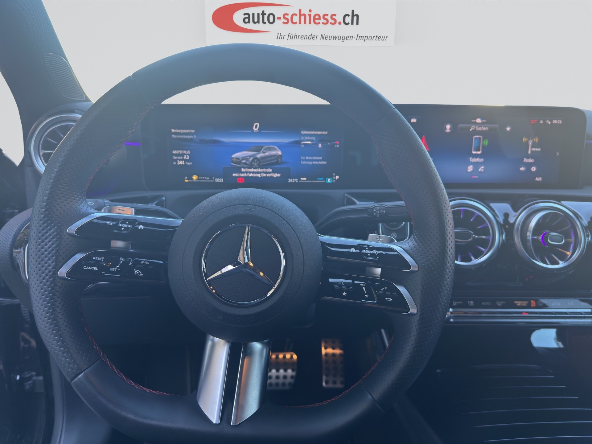 MERCEDES-BENZ A 220 4Matic 8G-DCT AMG Line Night-image-11