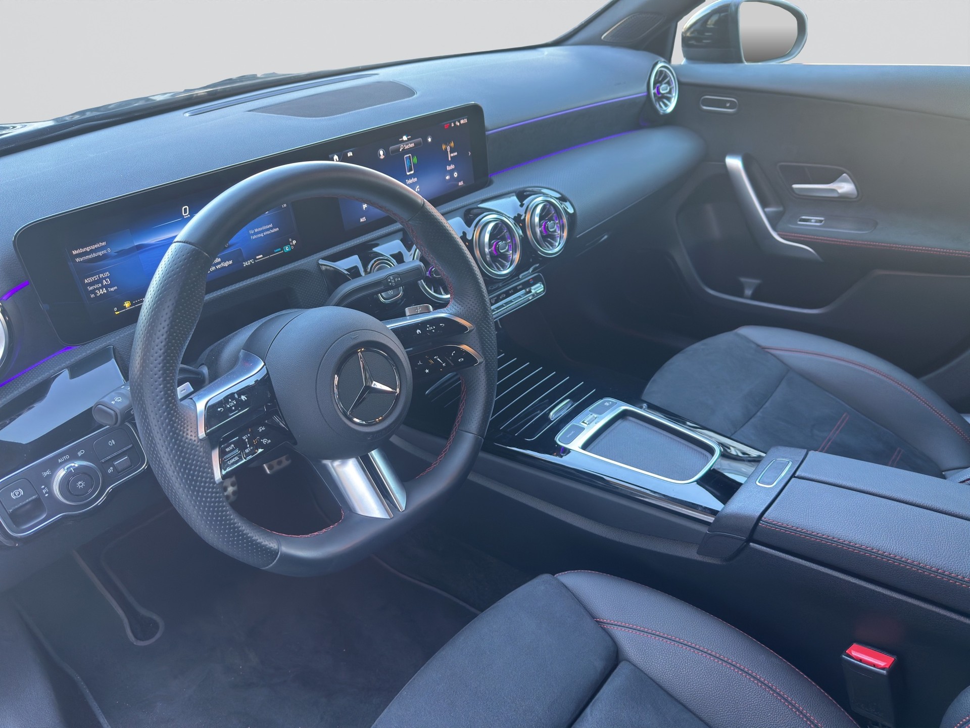 MERCEDES-BENZ A 220 4Matic 8G-DCT AMG Line Night-image-7