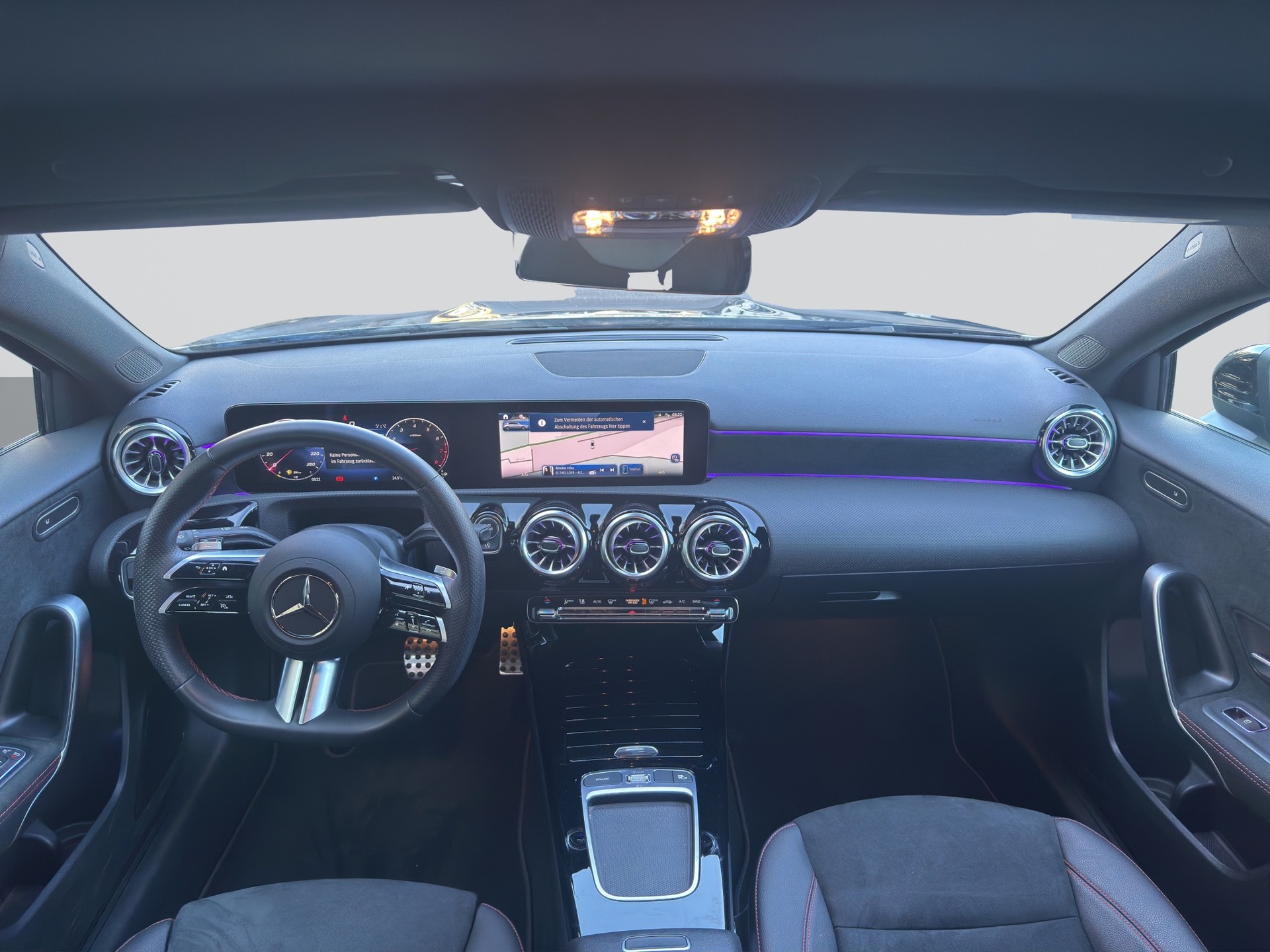 MERCEDES-BENZ A 220 4Matic 8G-DCT AMG Line Night-image-15