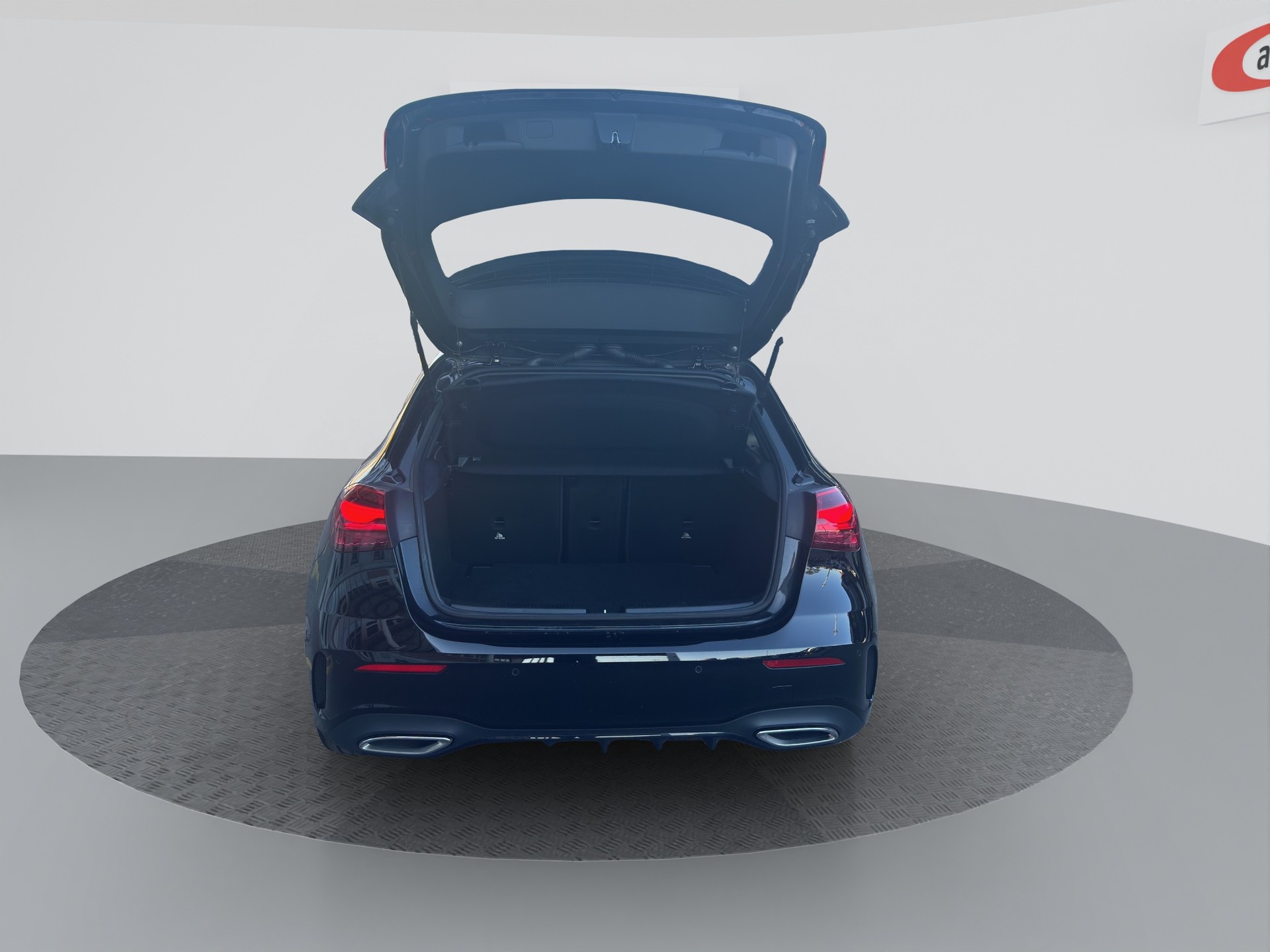 MERCEDES-BENZ A 220 4Matic 8G-DCT AMG Line Night-image-4