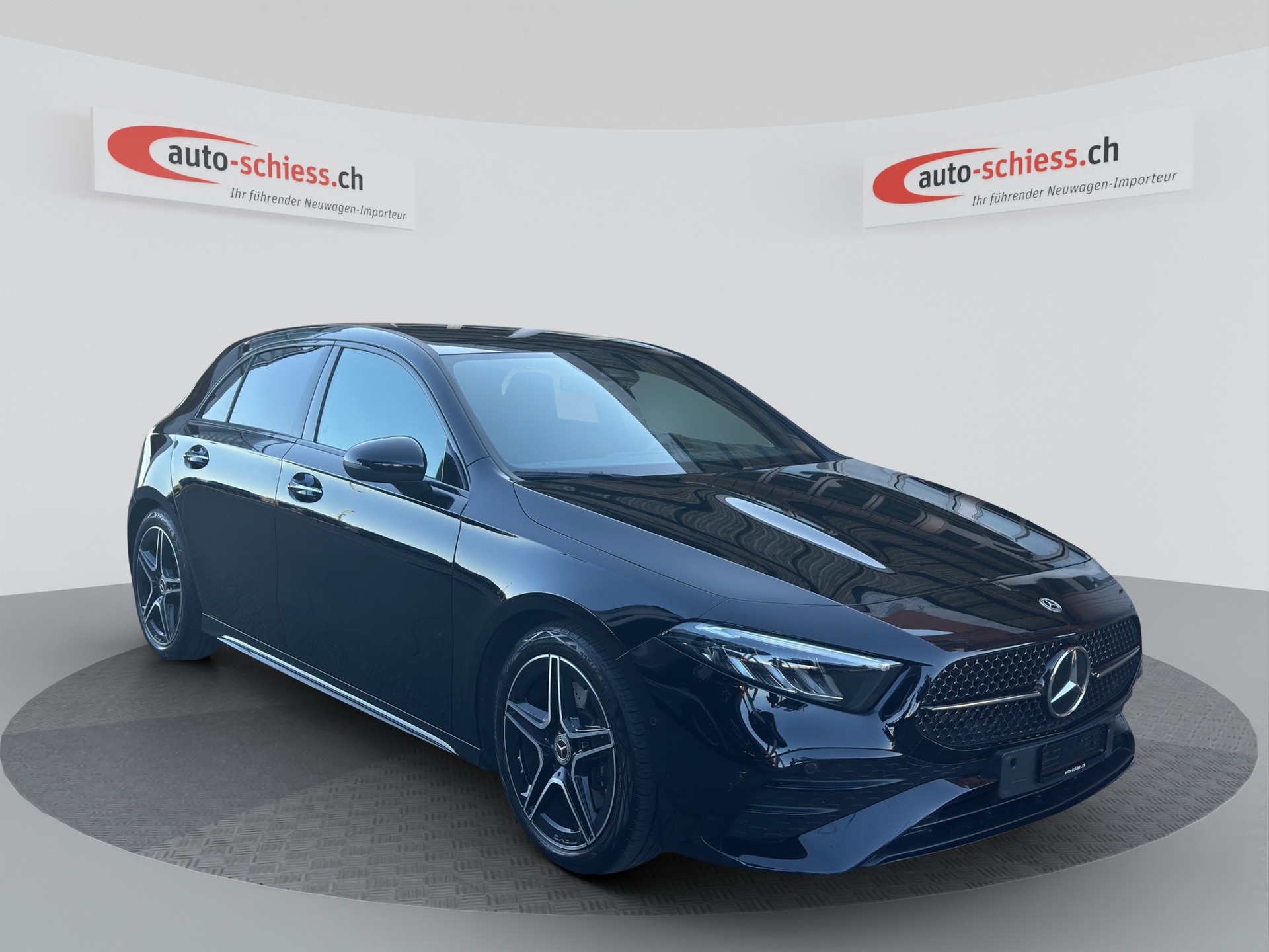 MERCEDES-BENZ A 220 4Matic 8G-DCT AMG Line Night-image-0