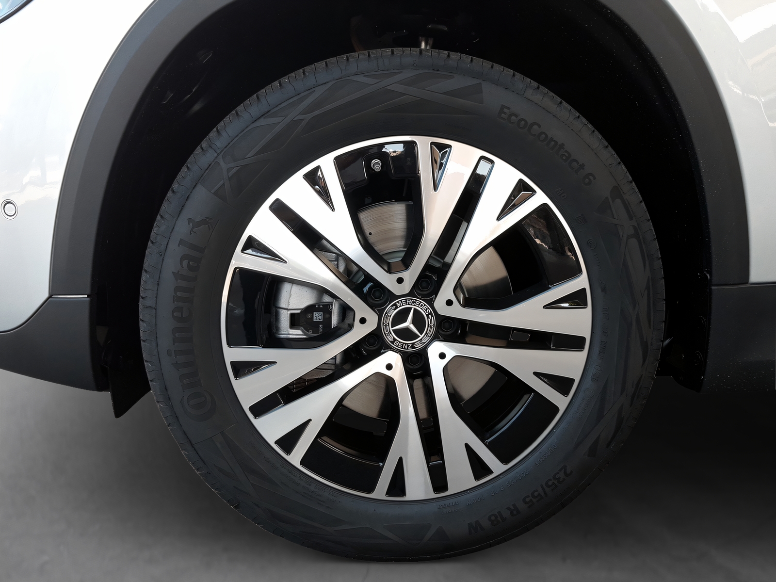 MERCEDES-BENZ GLA 200 Night-image-4