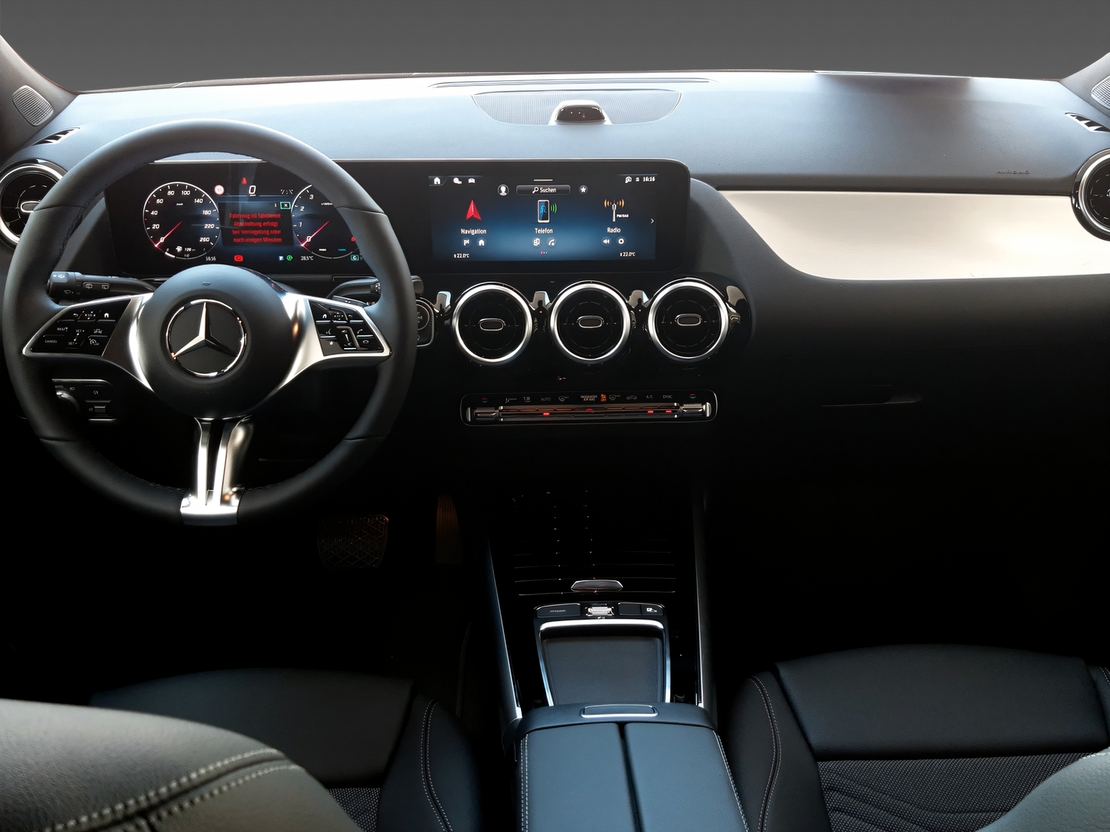 MERCEDES-BENZ GLA 200 Night-image-8