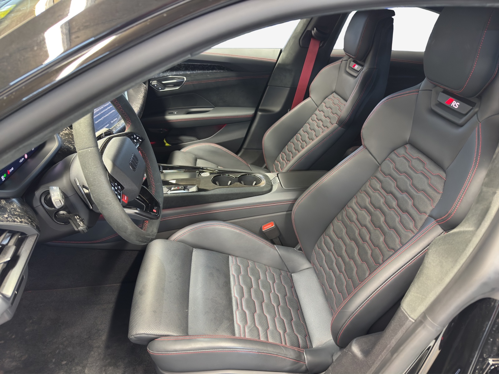 AUDI RS e-tron GT performance quattro-image-7