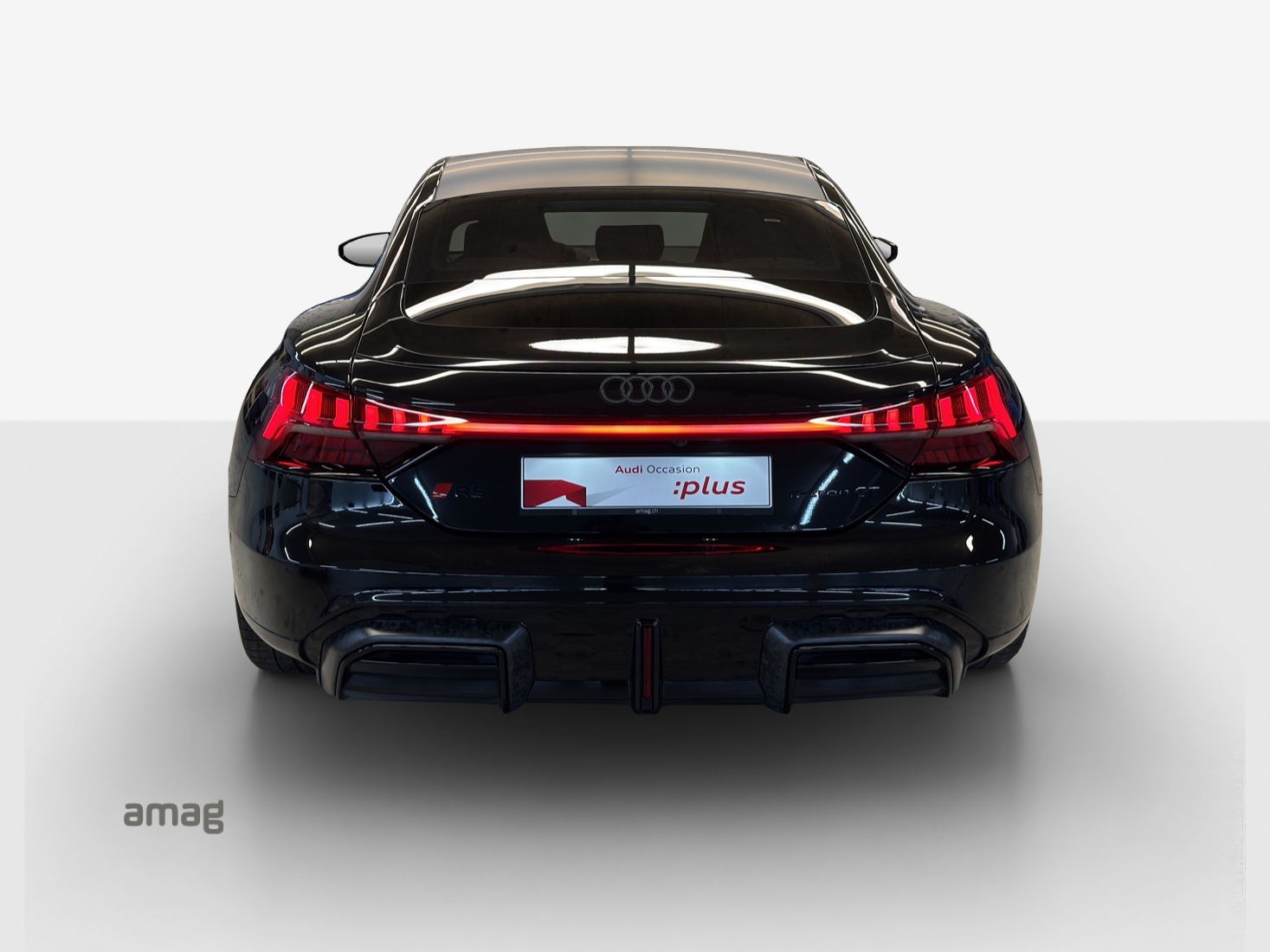 AUDI RS e-tron GT performance quattro-showroom-element-3
