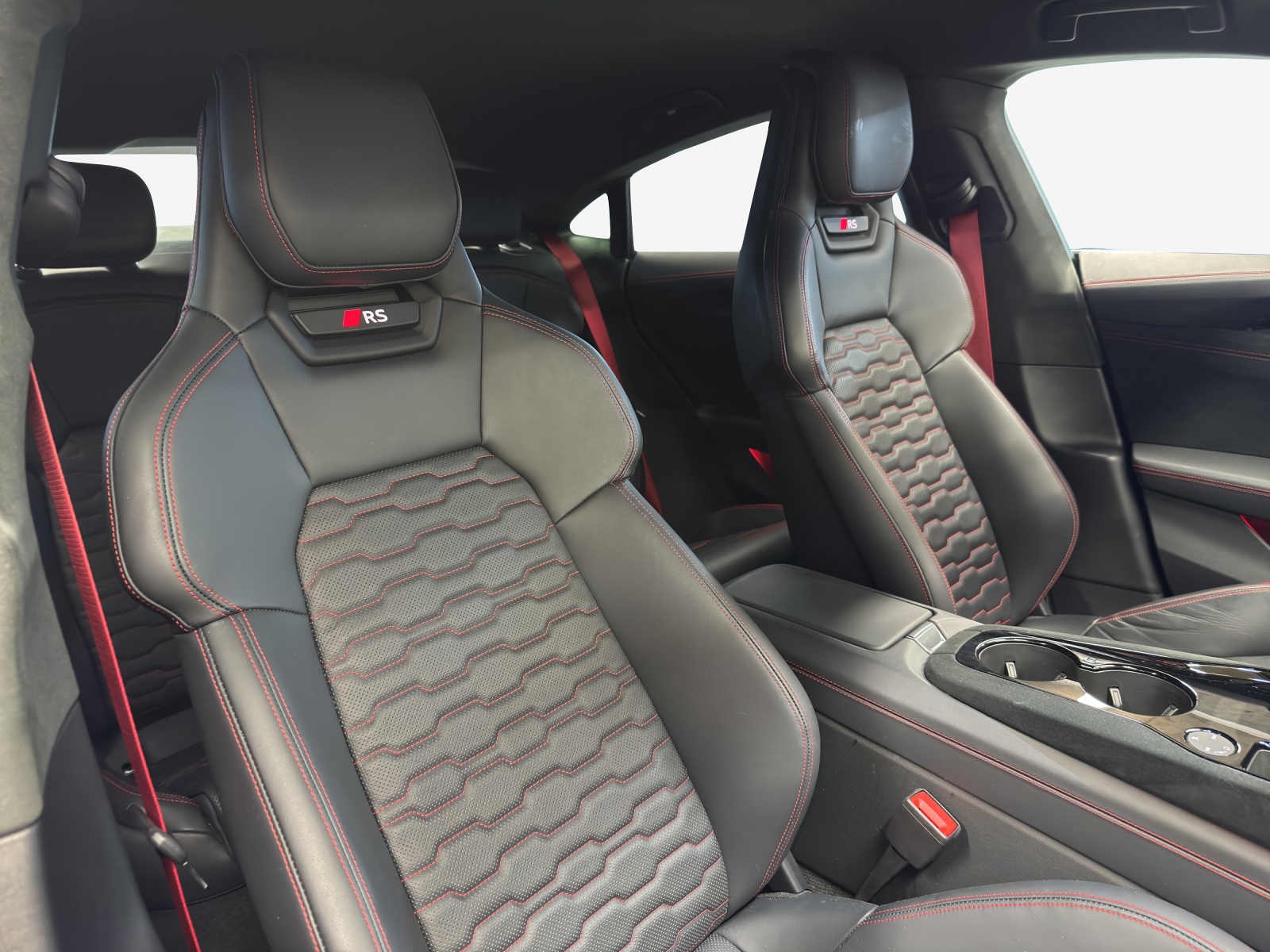 AUDI RS e-tron GT performance quattro-image-15
