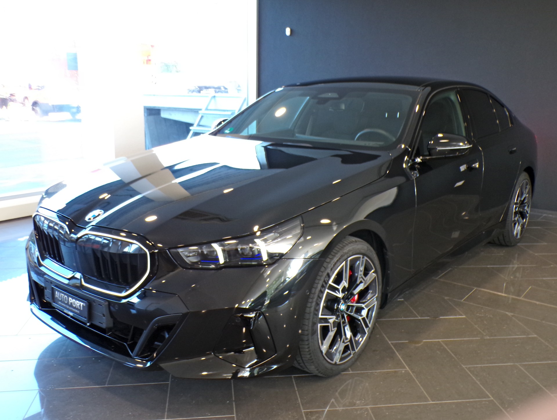 BMW 540d xDrive 48V M Sport Pro Steptronic-image-4