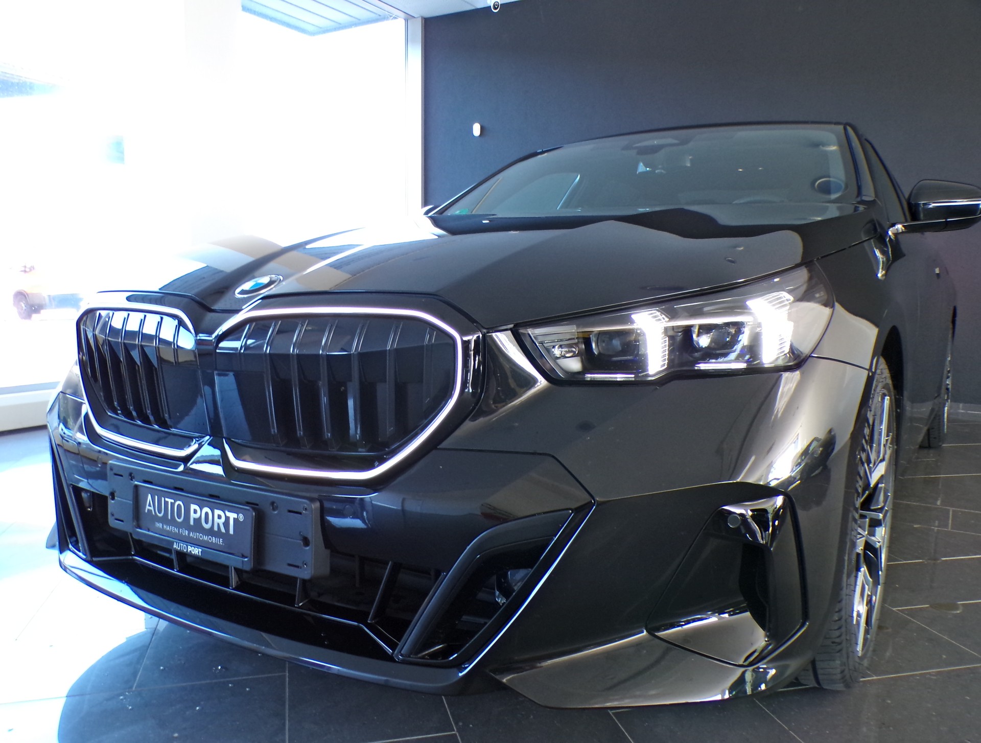 BMW 540d xDrive 48V M Sport Pro Steptronic-image-3
