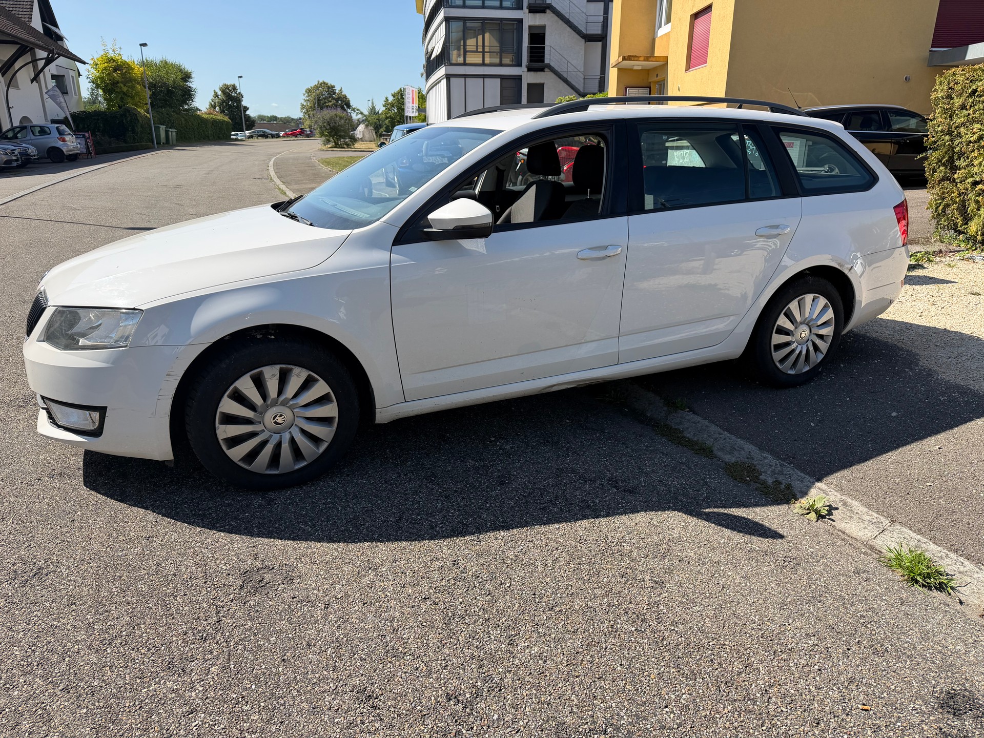 SKODA Octavia Combi 1.6 TDI Style DSG-image-1