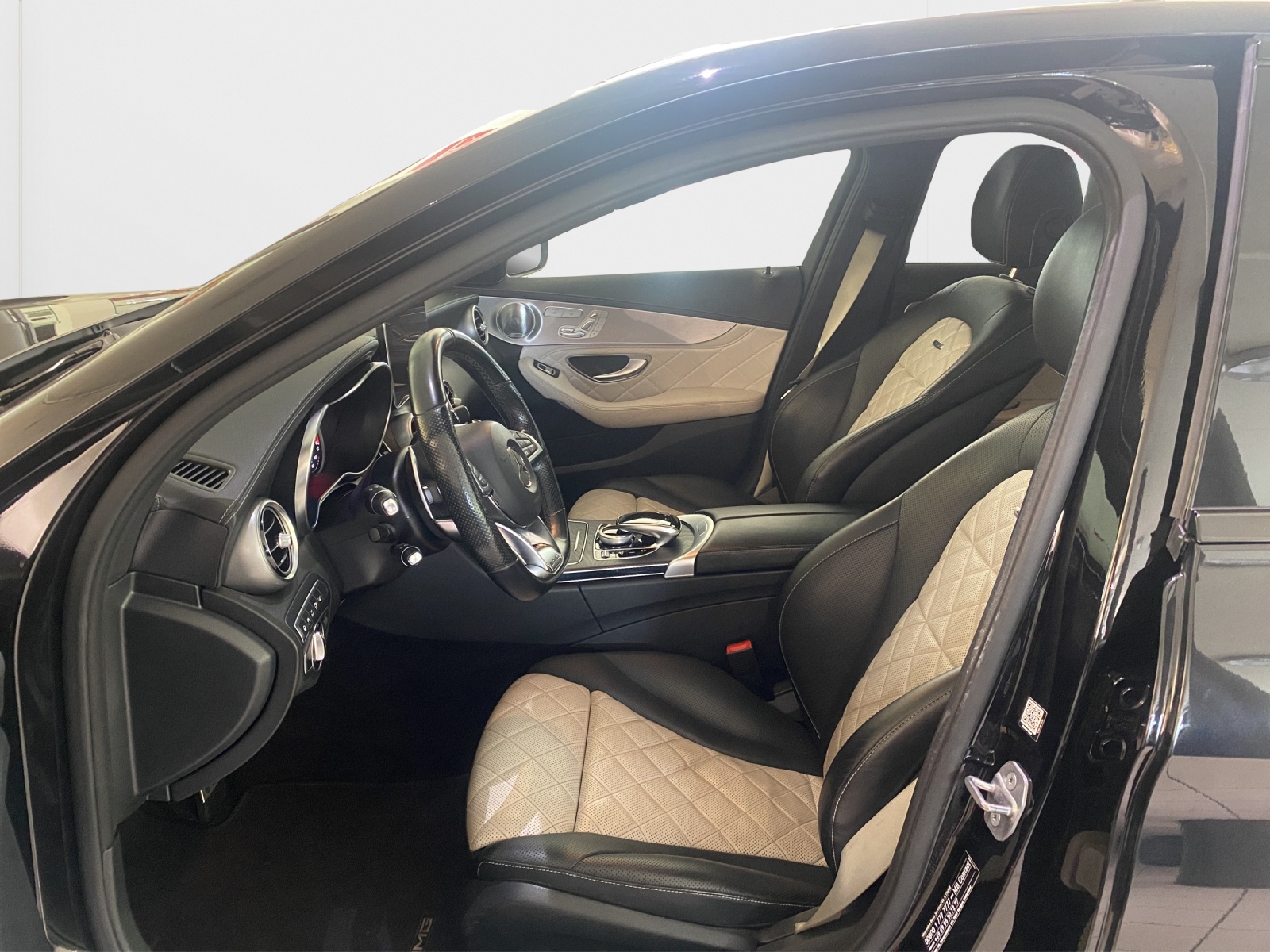 MERCEDES-BENZ C 63 S AMG Speedshift-image-8