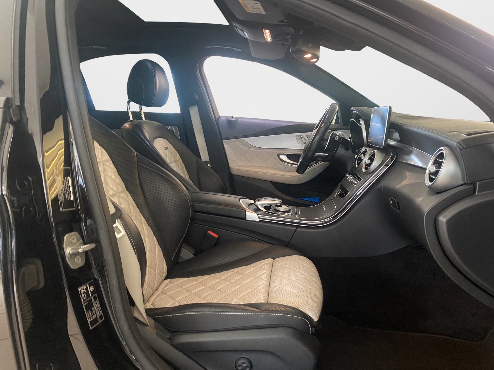 MERCEDES-BENZ C 63 S AMG Speedshift-image-13