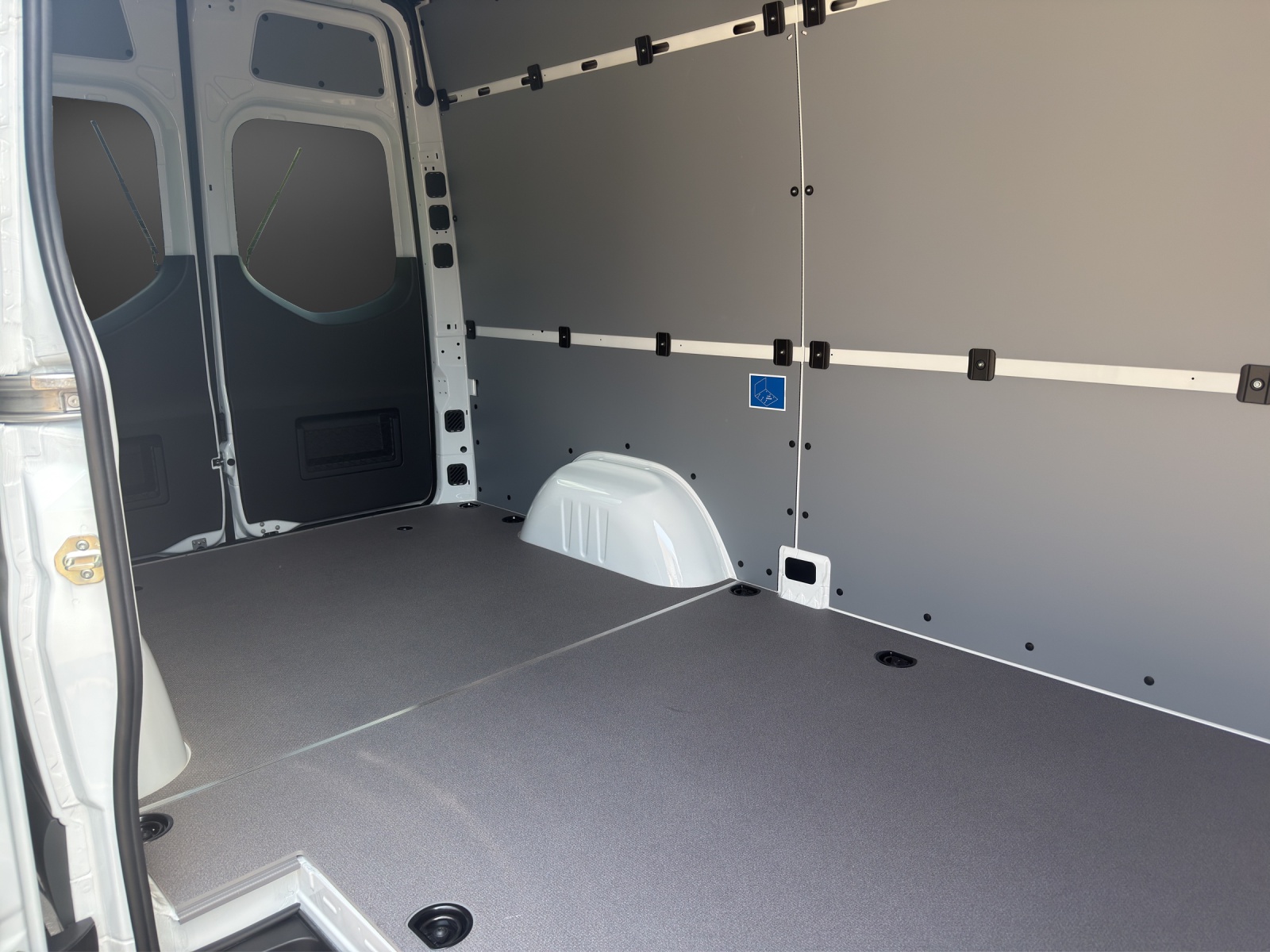 MERCEDES-BENZ Sprinter 317 CDI Standard 9G-TRONIC-image-7