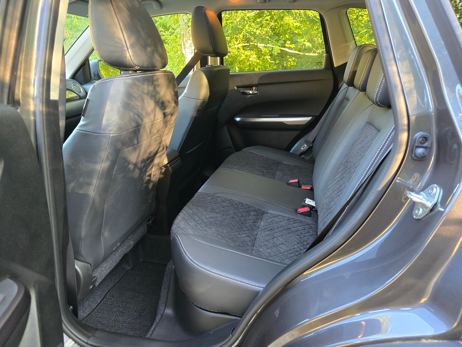 SUZUKI Vitara 1.5 Hybrid Piz Sulai Top 4x4-image-13