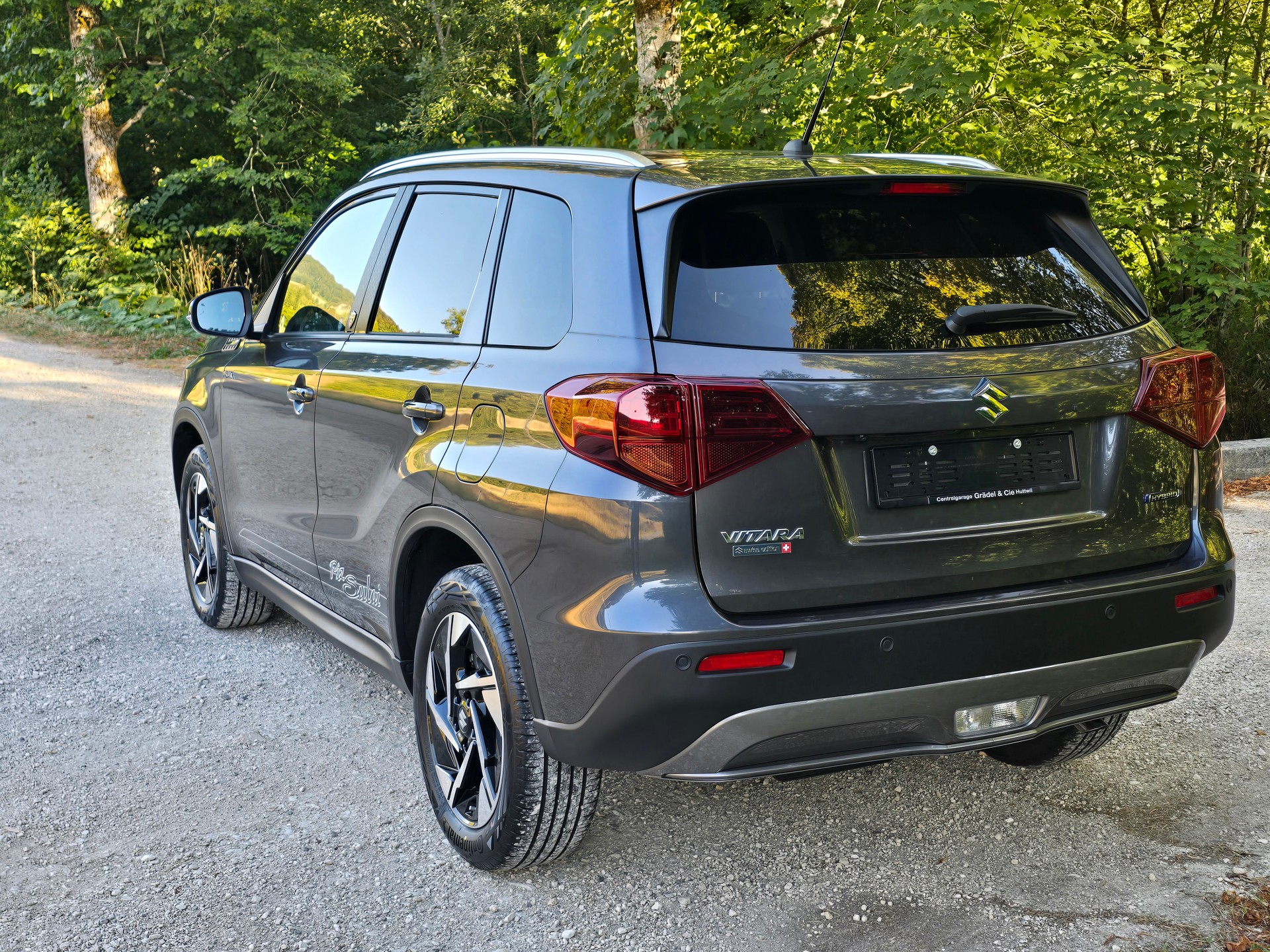 SUZUKI Vitara 1.5 Hybrid Piz Sulai Top 4x4-image-2