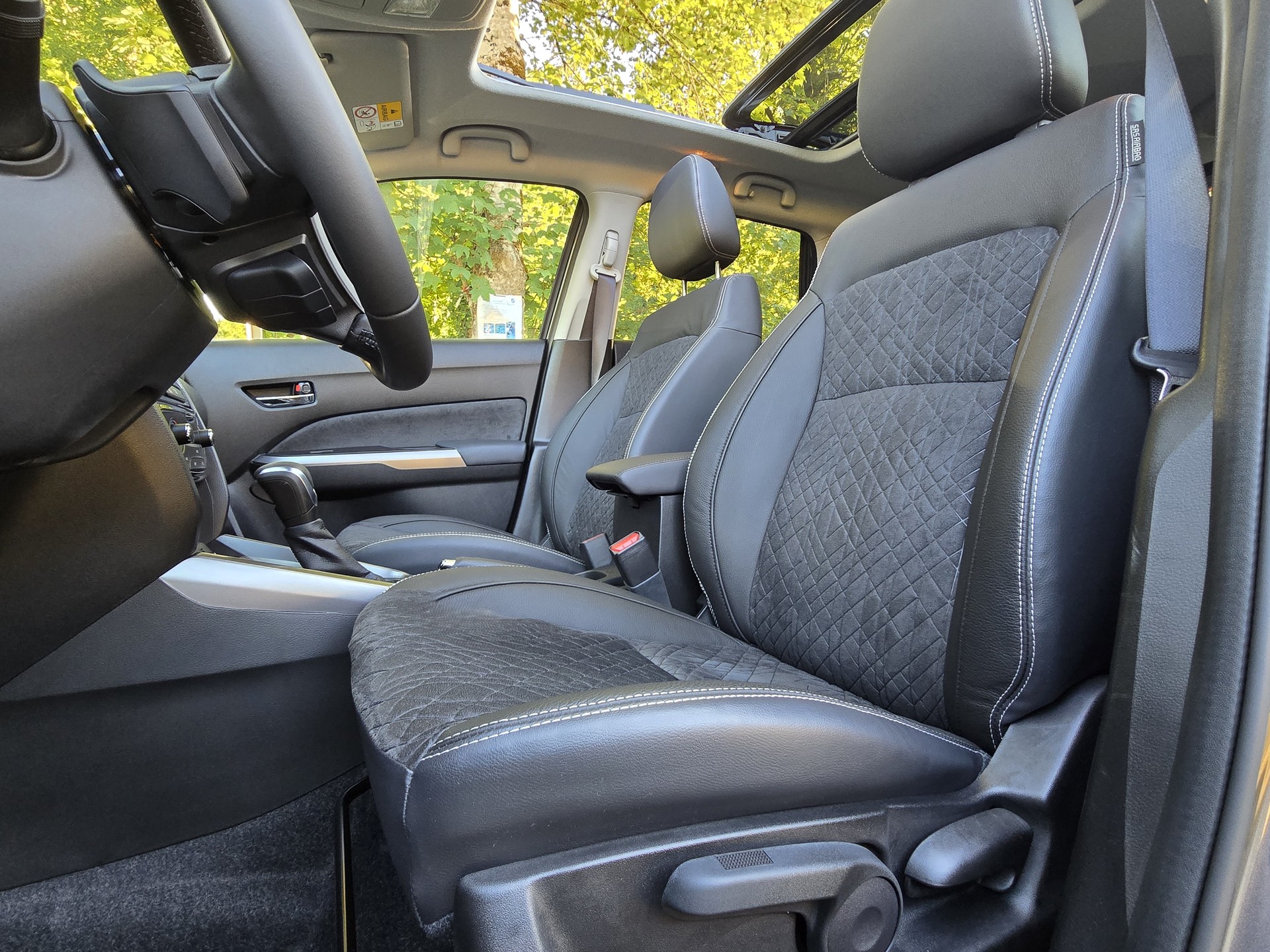 SUZUKI Vitara 1.5 Hybrid Piz Sulai Top 4x4-image-10