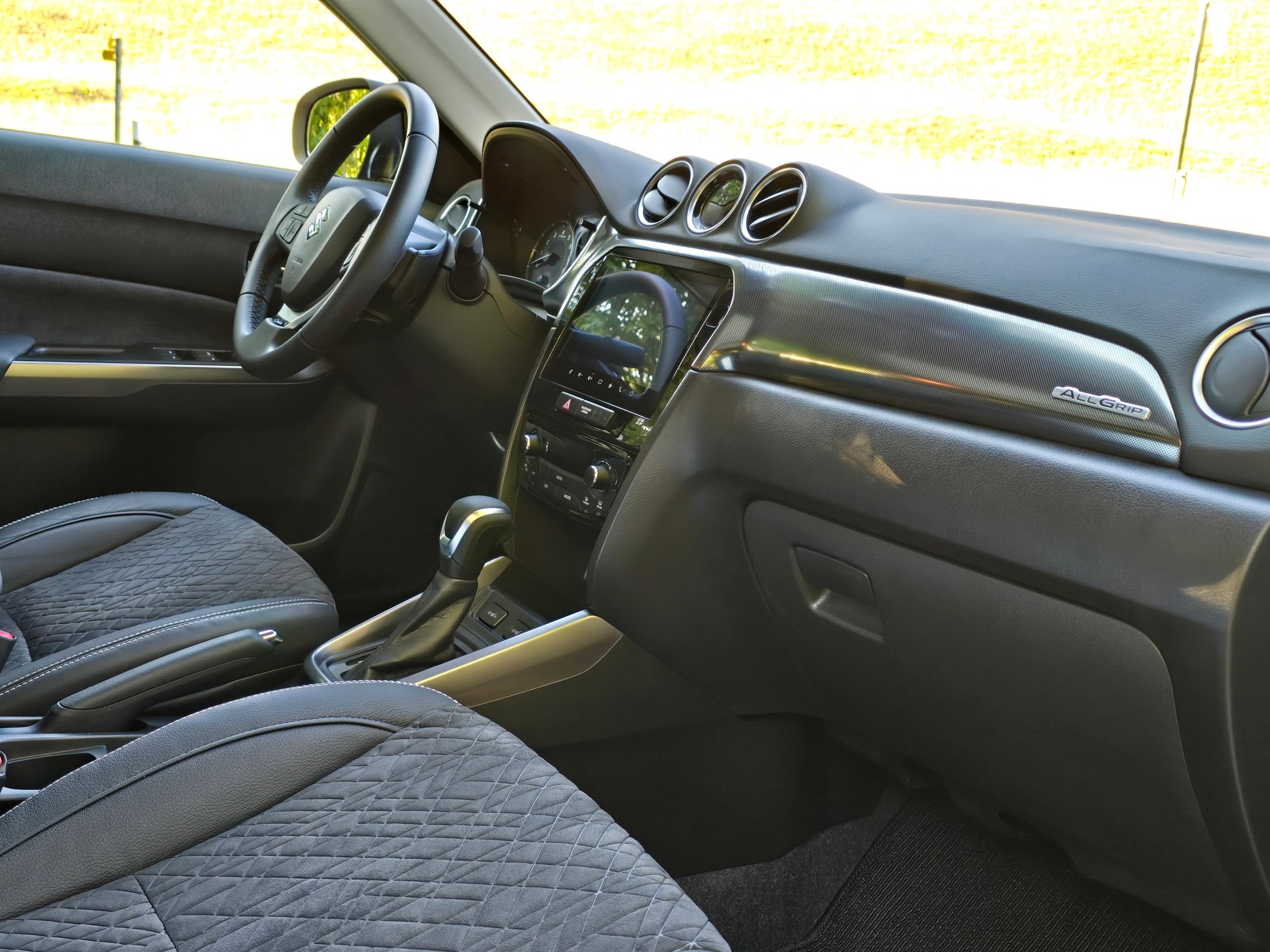 SUZUKI Vitara 1.5 Hybrid Piz Sulai Top 4x4-image-11