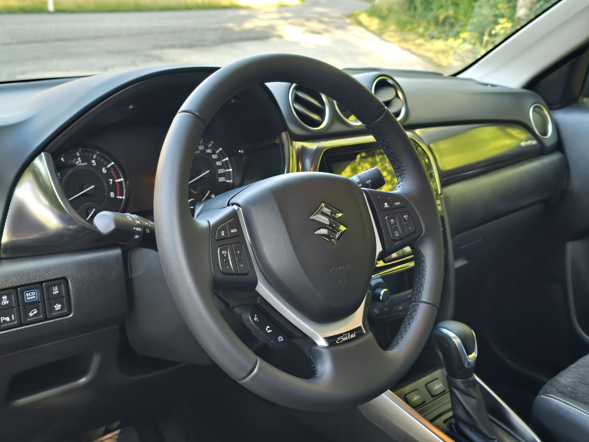 SUZUKI Vitara 1.5 Hybrid Piz Sulai Top 4x4-image-5