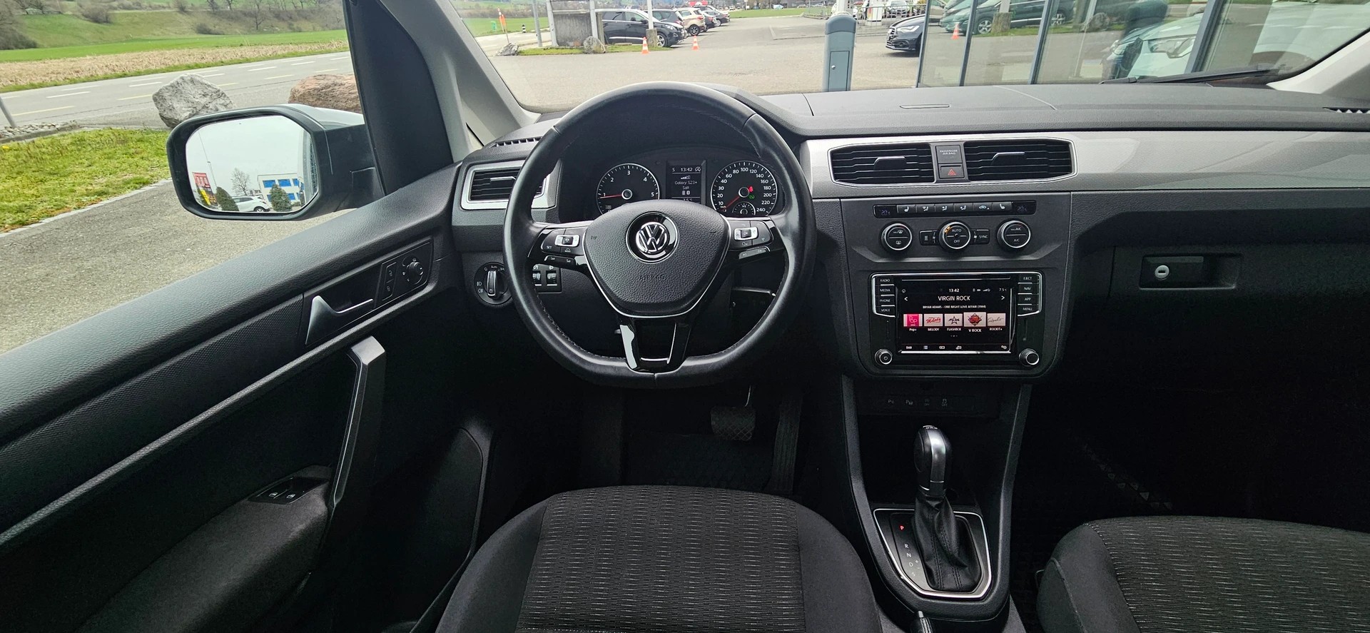 VW Caddy 2.0 TDI Trendline 4Motion DSG-image-9