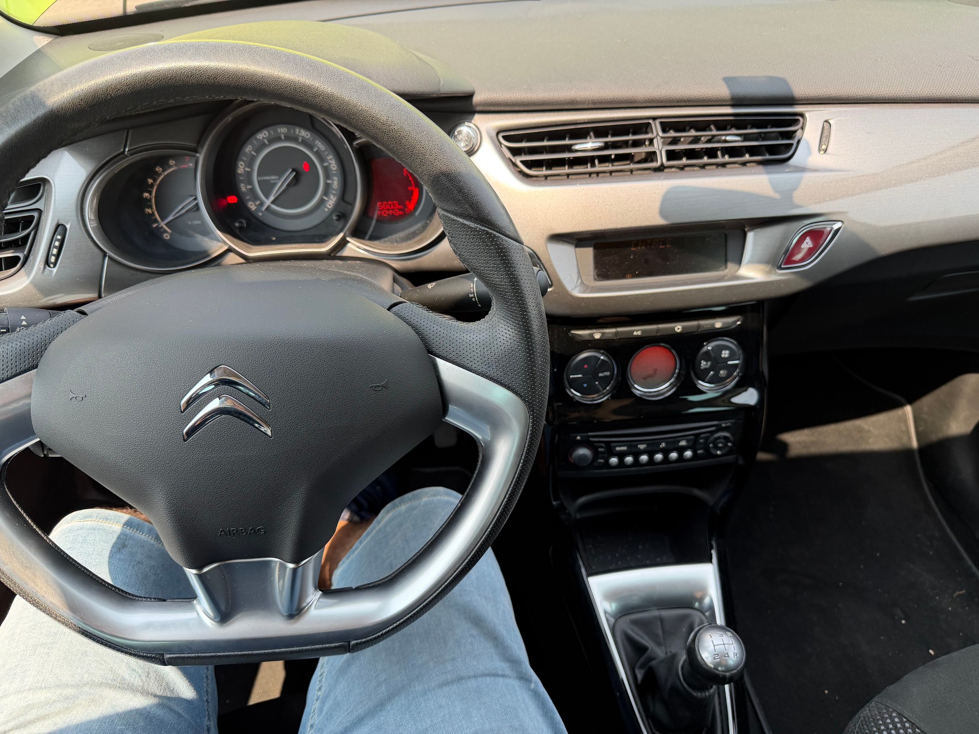 CITROEN C3 1.4i 16V Exclusive-image-8