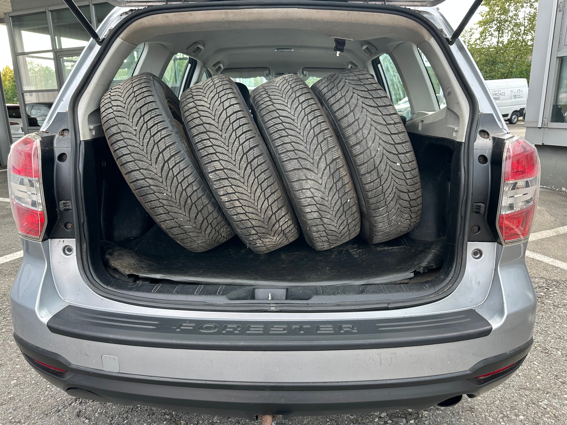 SUBARU Forester 2.0i Advantage Lineartronic-image-13