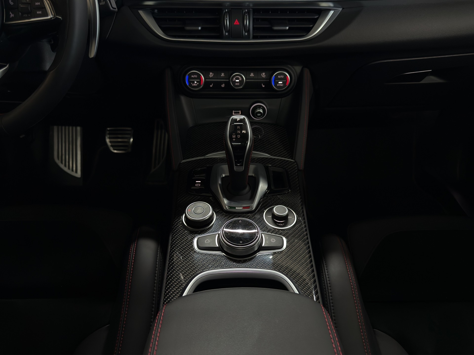 ALFA ROMEO Stelvio 2.9 V6 Quadrifoglio Q4 Automatic-image-17