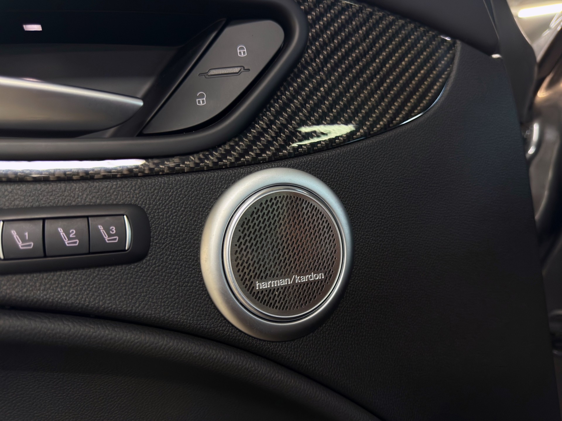 ALFA ROMEO Stelvio 2.9 V6 Quadrifoglio Q4 Automatic-image-24