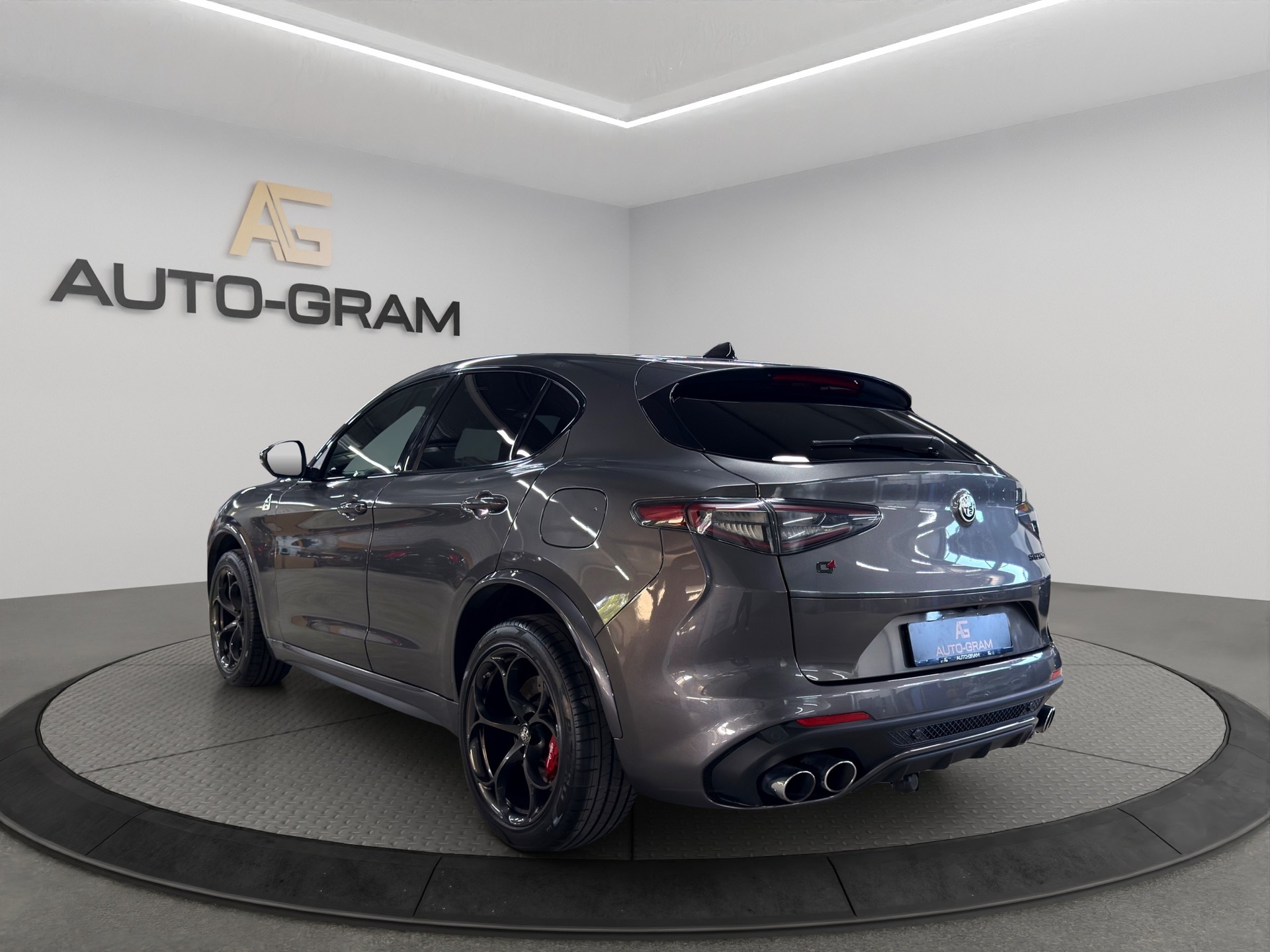 ALFA ROMEO Stelvio 2.9 V6 Quadrifoglio Q4 Automatic-image-2