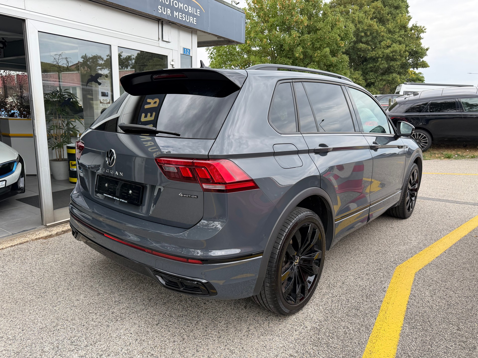 VW Tiguan 2.0TSI R-Line 4Motion DSG-image-2