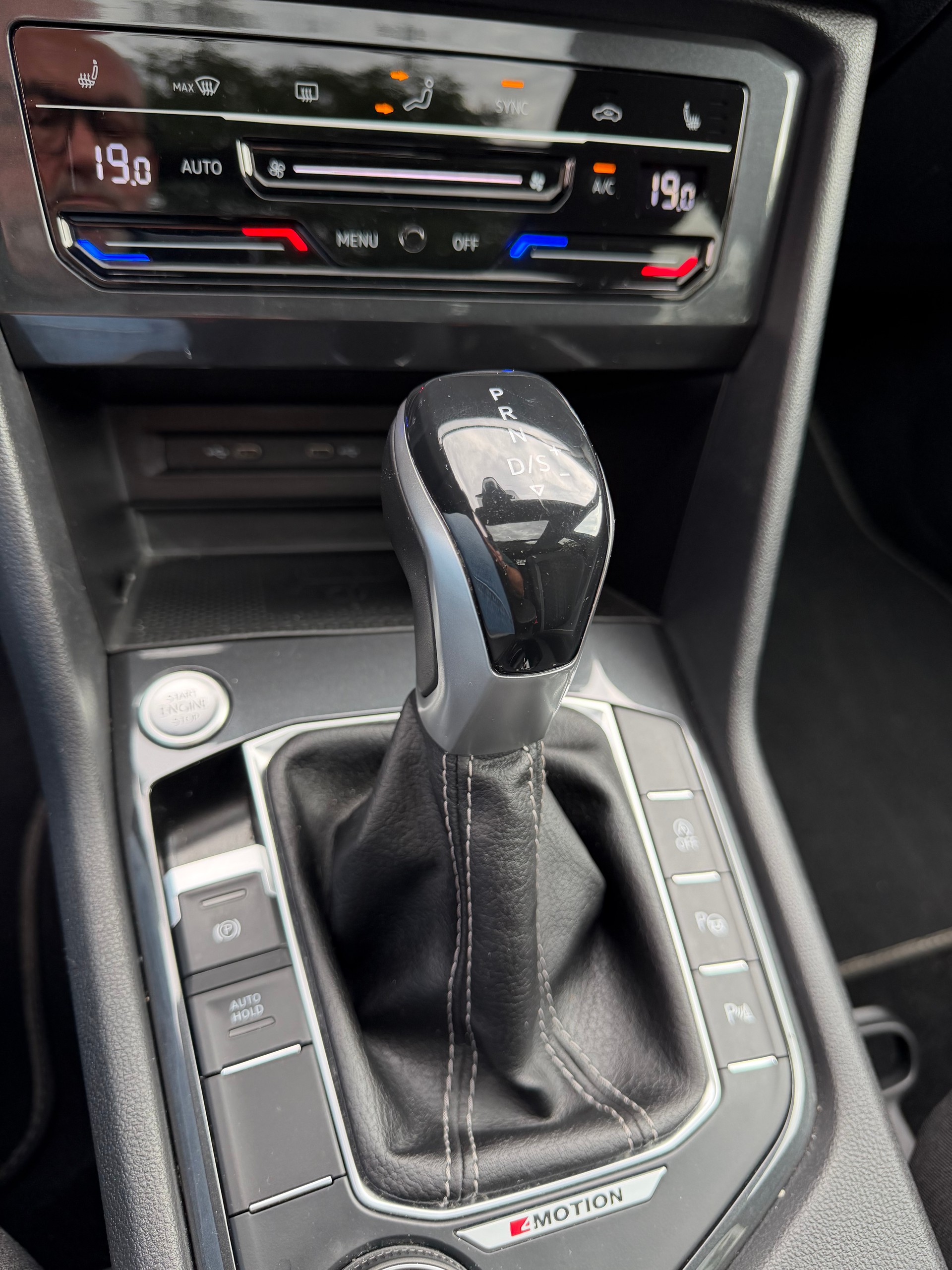 VW Tiguan 2.0TSI R-Line 4Motion DSG-image-8