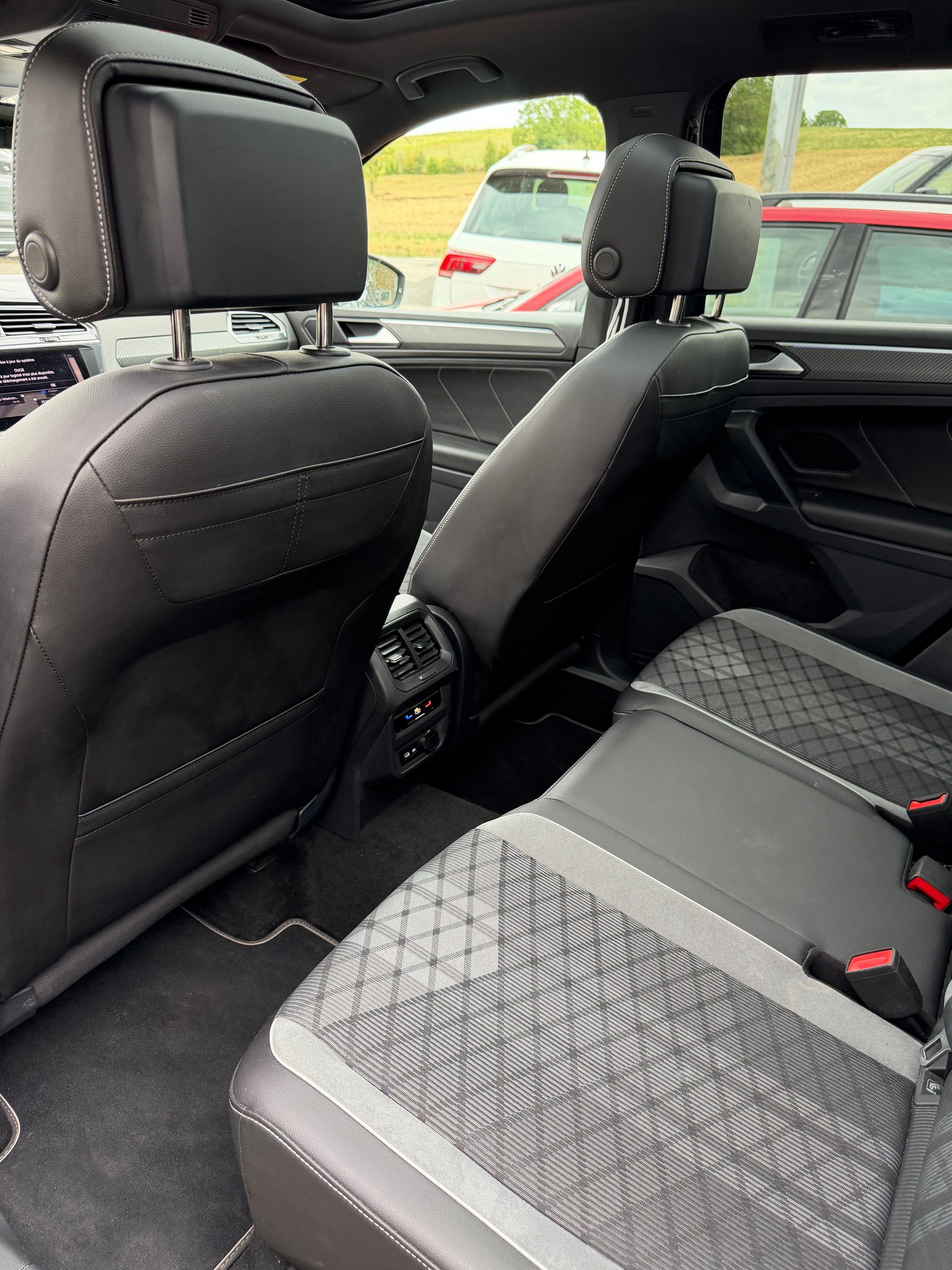 VW Tiguan 2.0TSI R-Line 4Motion DSG-image-6