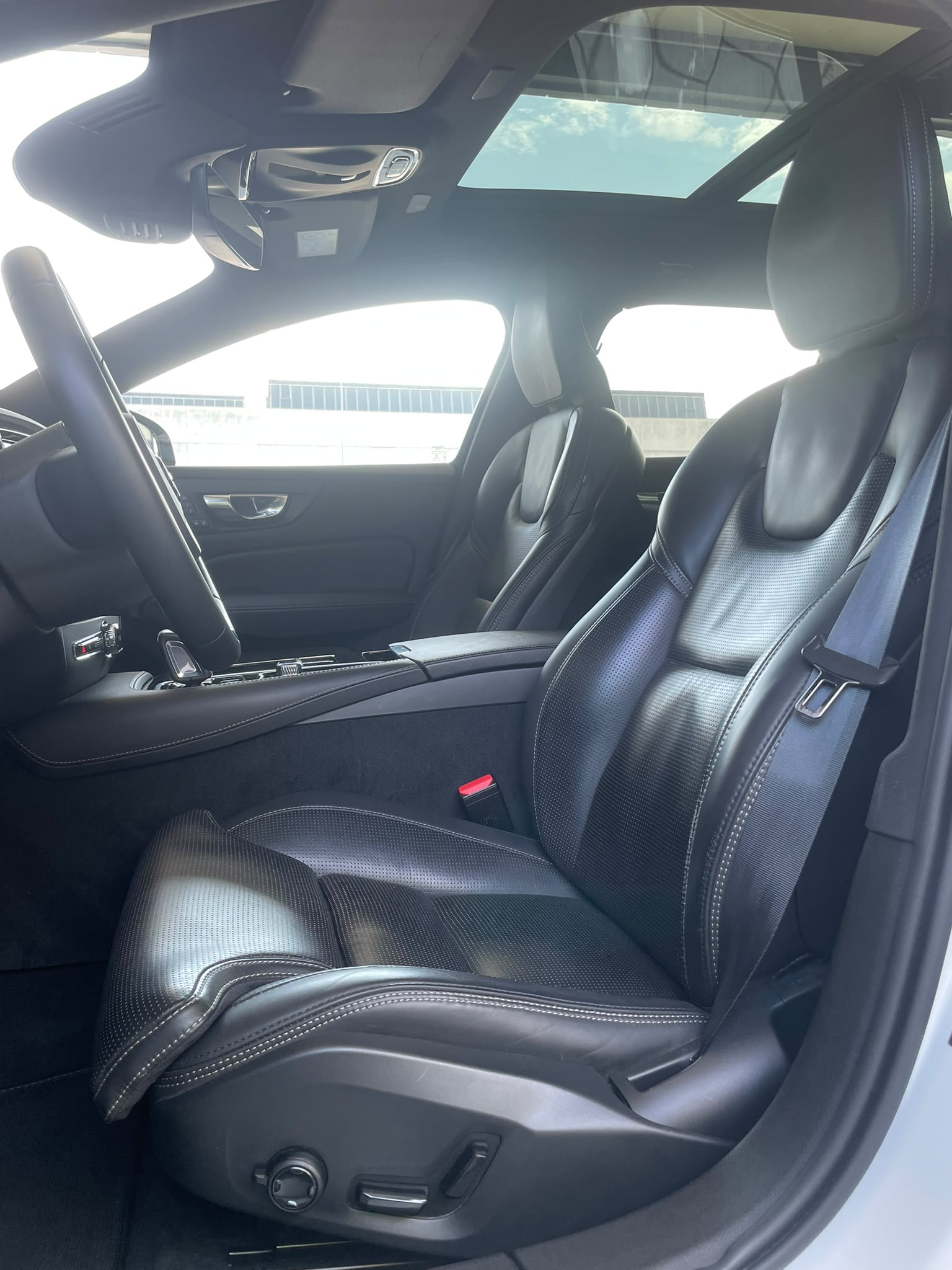 VOLVO V60 2.0 T6 TE R-Design eAWD-image-5