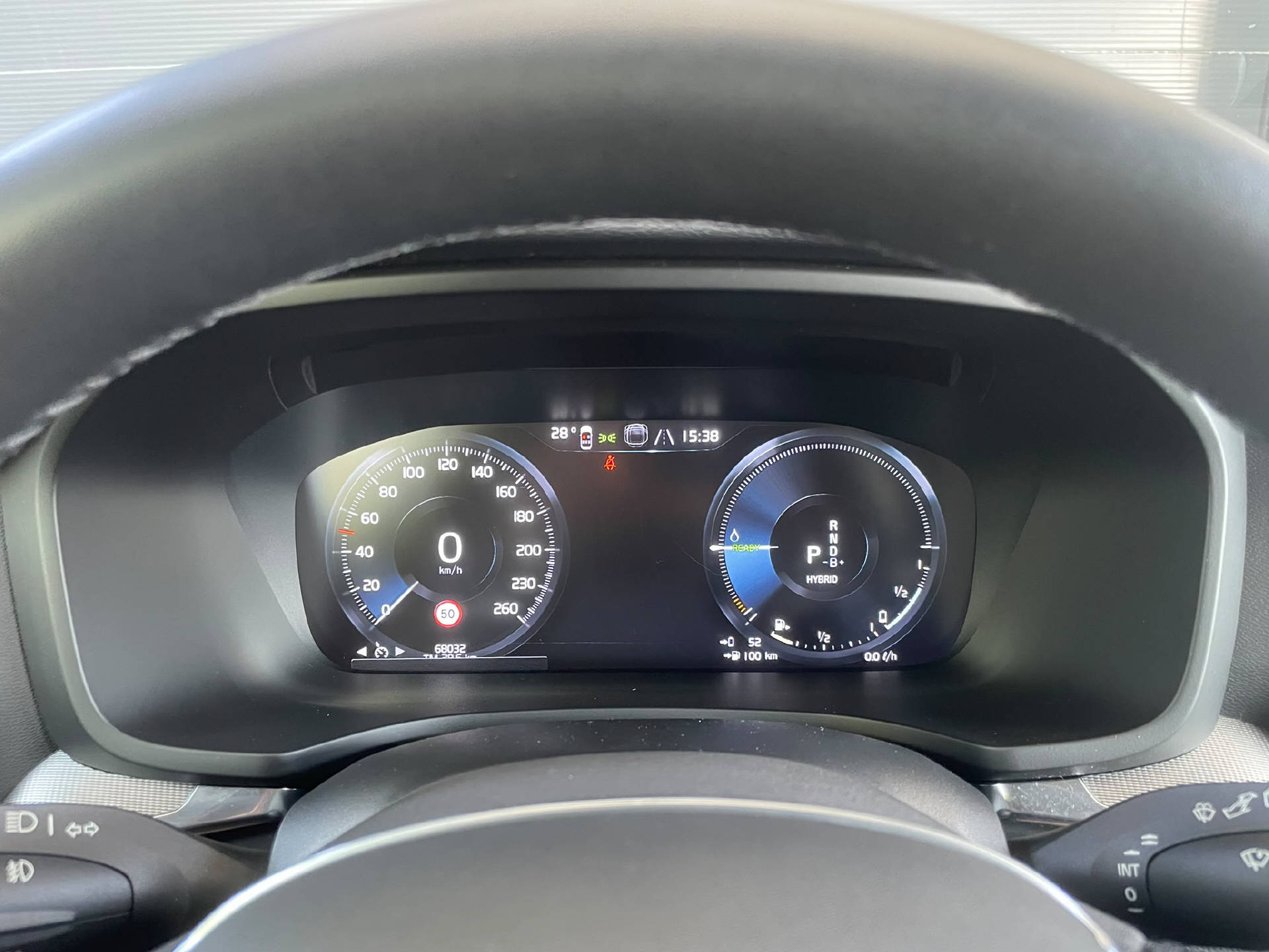 VOLVO V60 2.0 T6 TE R-Design eAWD-image-8