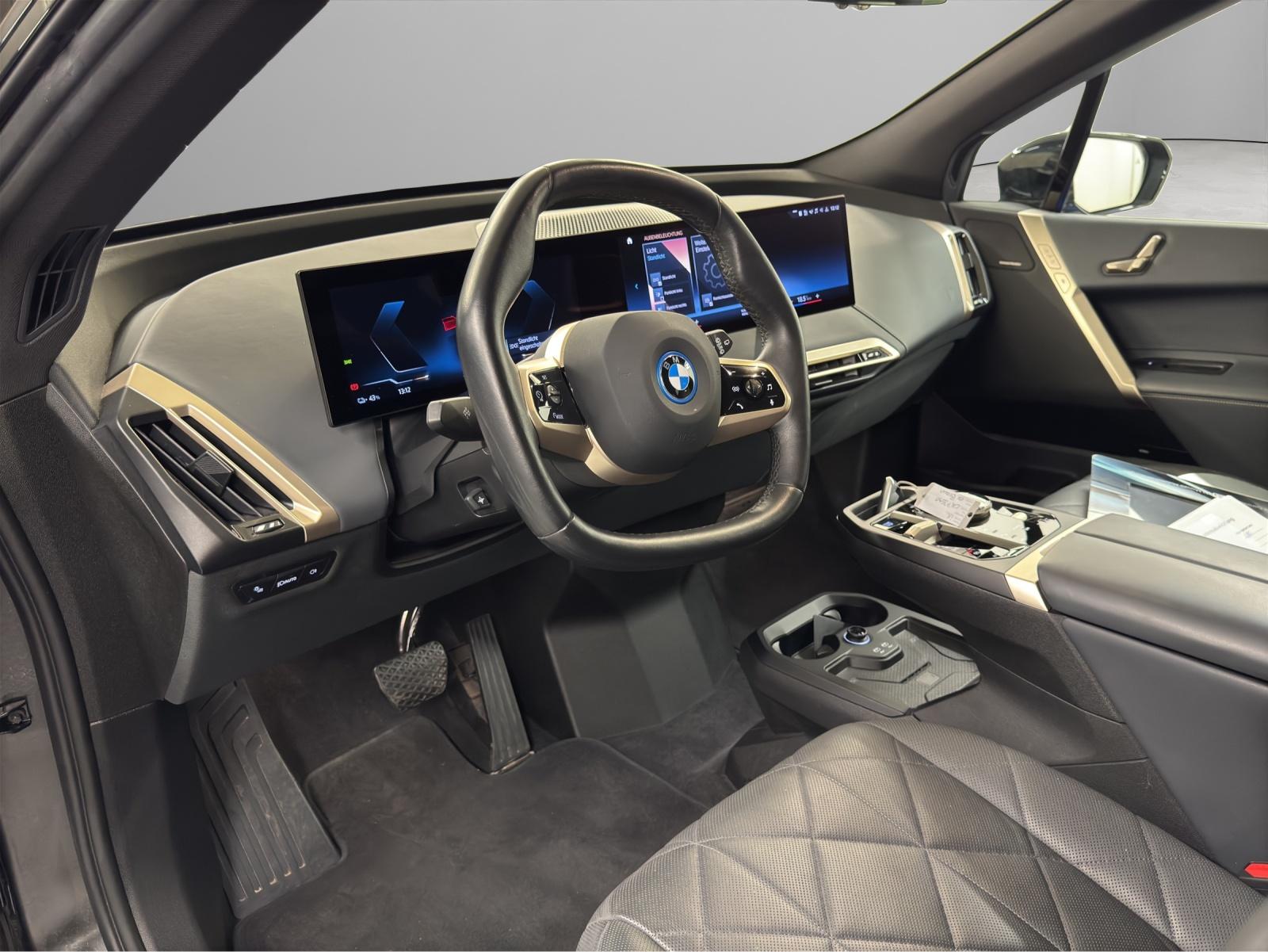 BMW iX xDrive50-image-11