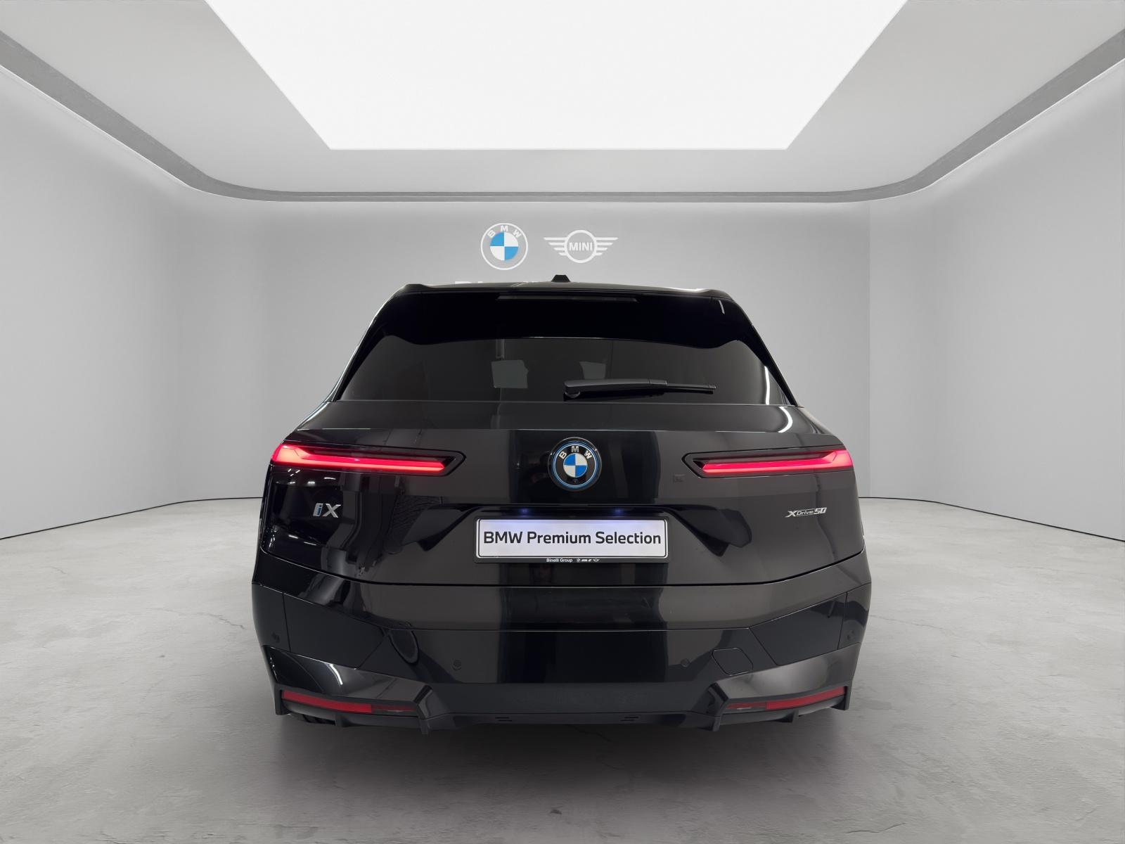BMW iX xDrive50-image-3
