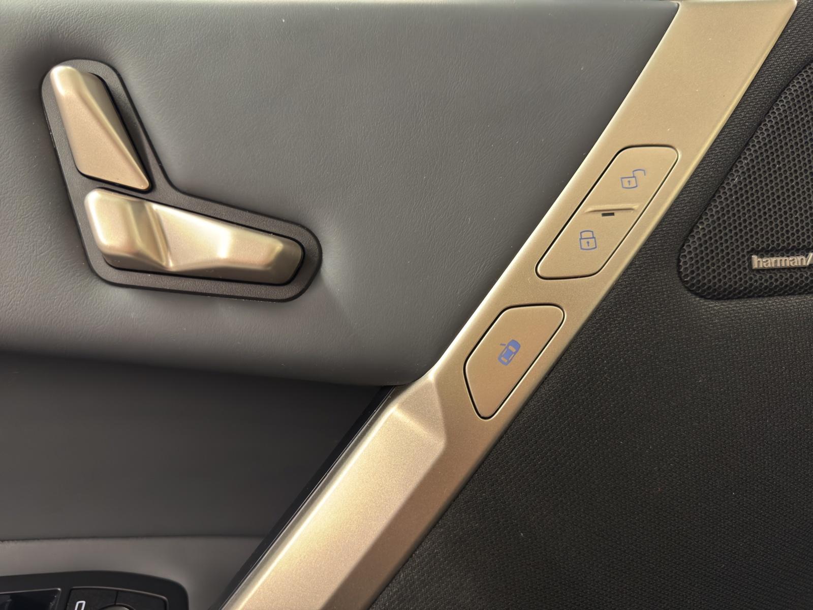 BMW iX xDrive50-image-19