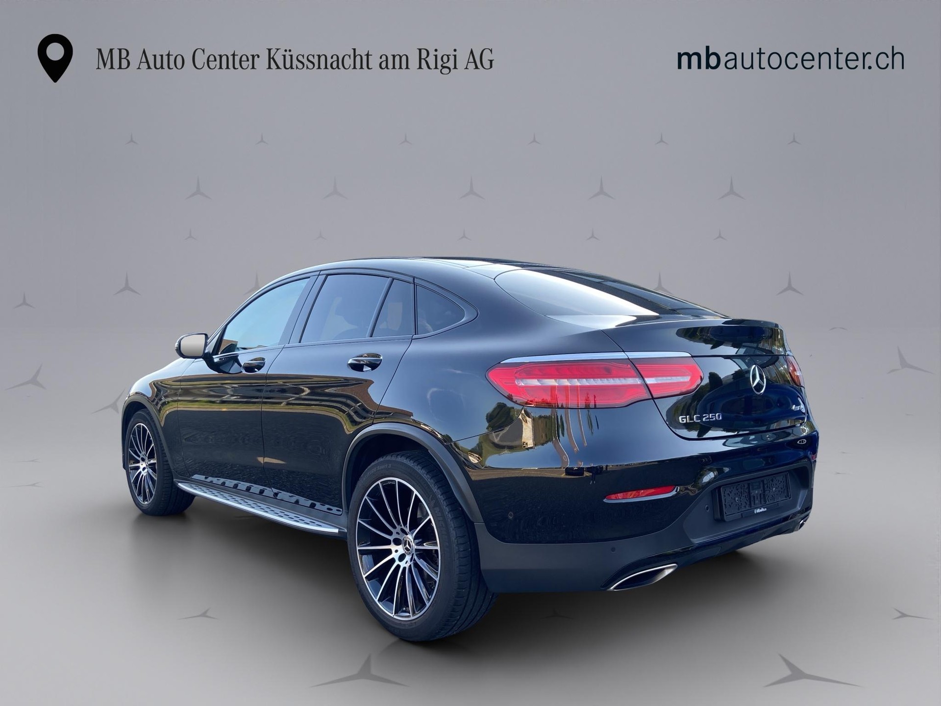 MERCEDES-BENZ GLC 250 AMG Line 4m Coupé-image-3