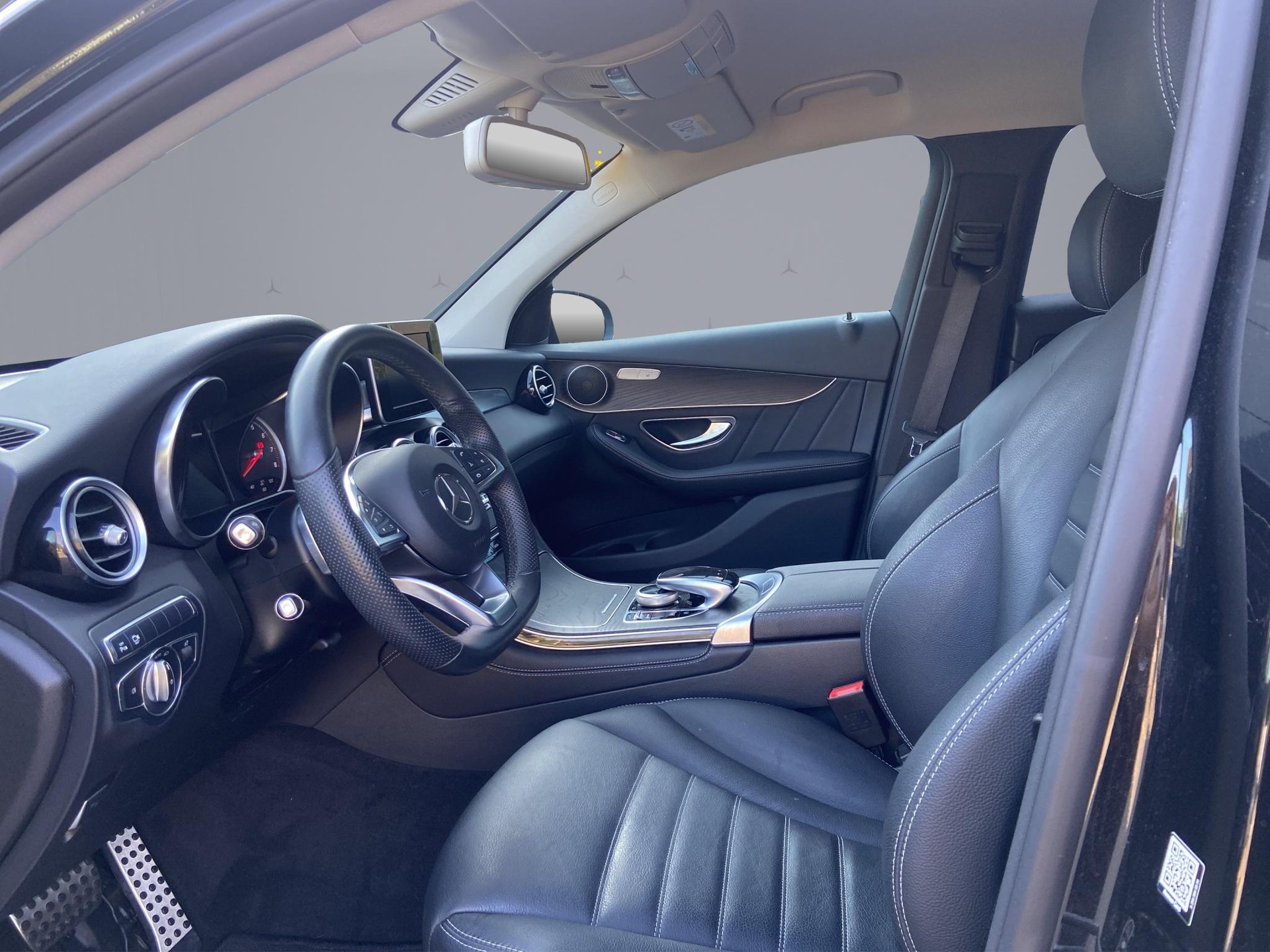 MERCEDES-BENZ GLC 250 AMG Line 4m Coupé-image-8