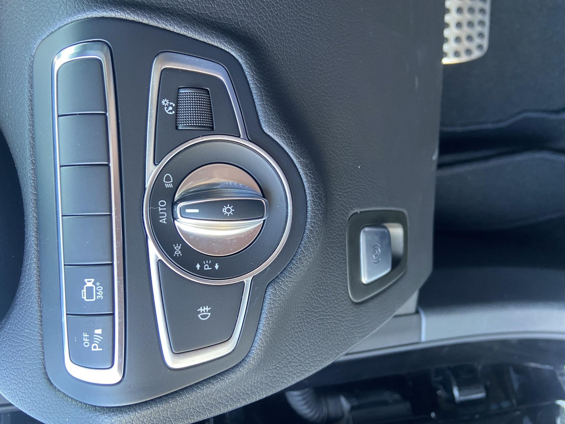 MERCEDES-BENZ GLC 250 AMG Line 4m Coupé-image-25