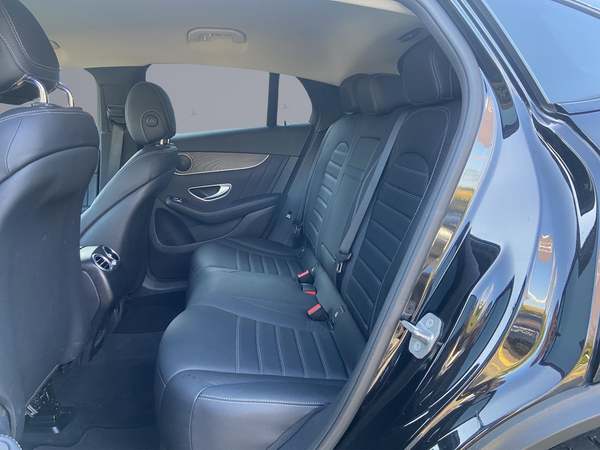 MERCEDES-BENZ GLC 250 AMG Line 4m Coupé-image-11