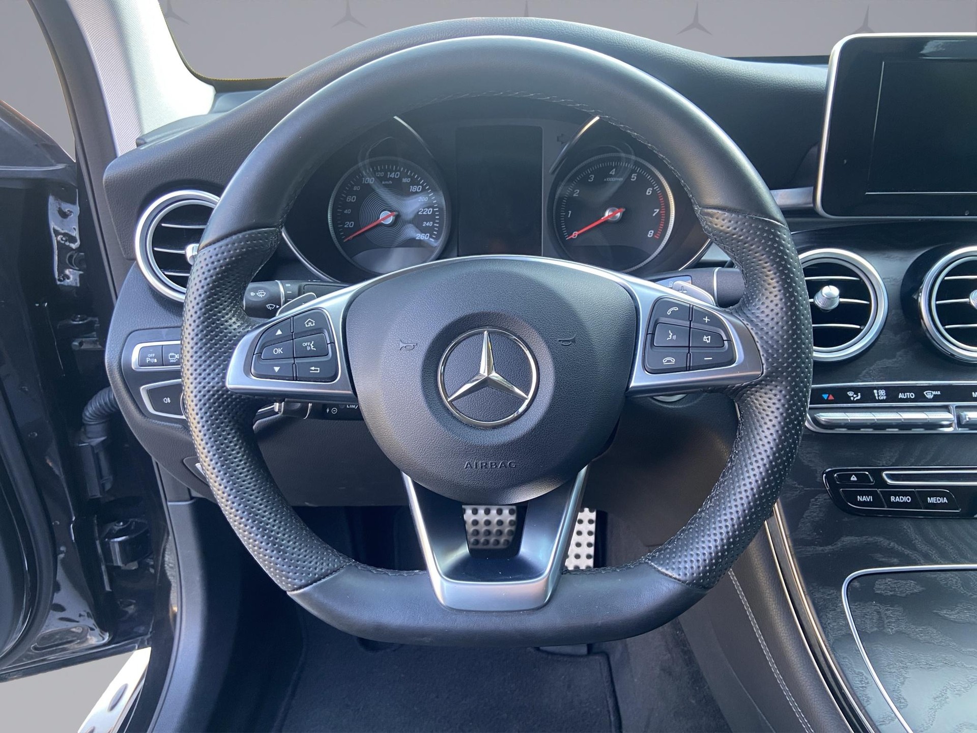 MERCEDES-BENZ GLC 250 AMG Line 4m Coupé-image-9