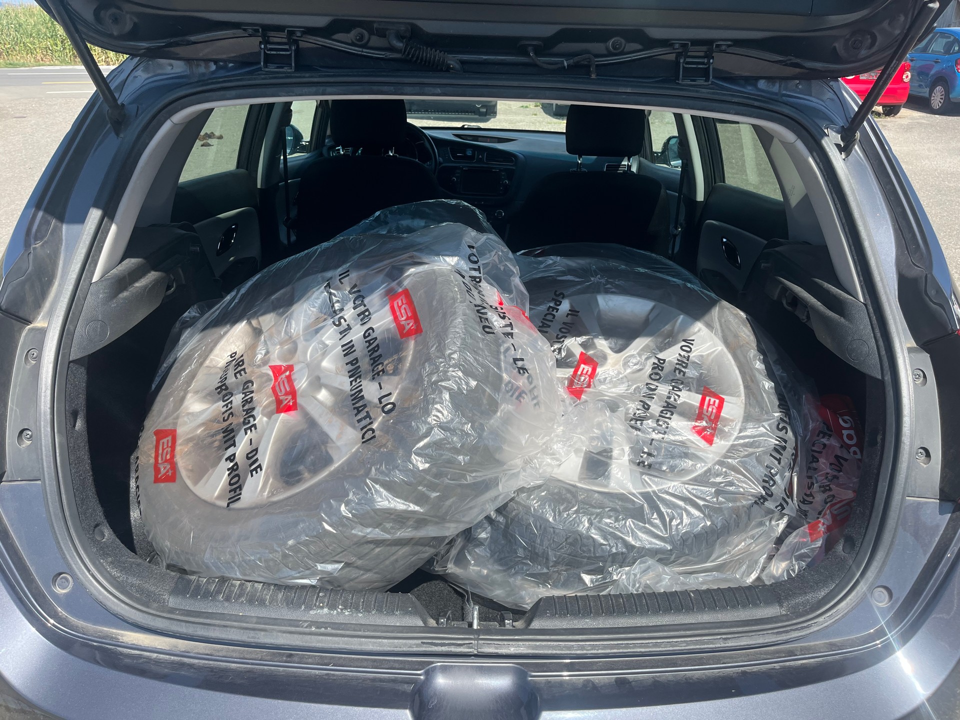 KIA Cee'd 1.4 CRDi Swiss Eco Edition-image-6