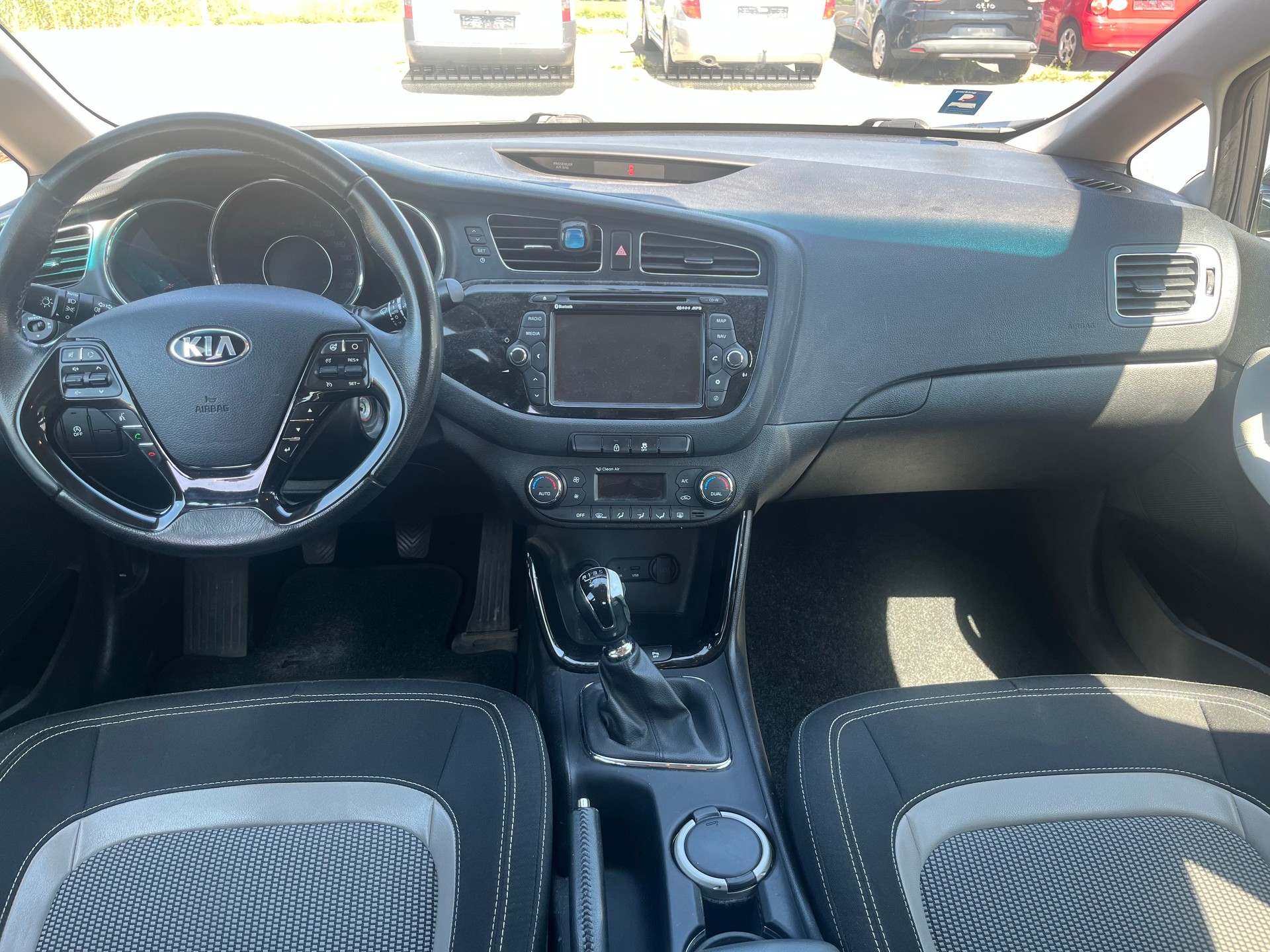 KIA Cee'd 1.4 CRDi Swiss Eco Edition-image-9