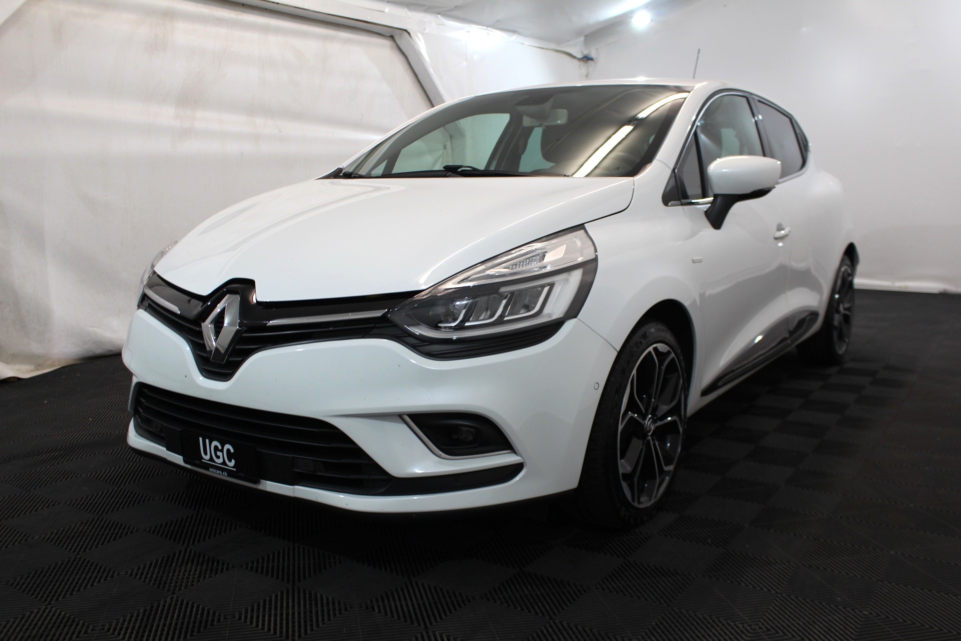 RENAULT Clio 1.2 TCe 120 Swiss Edition S/S-image-2