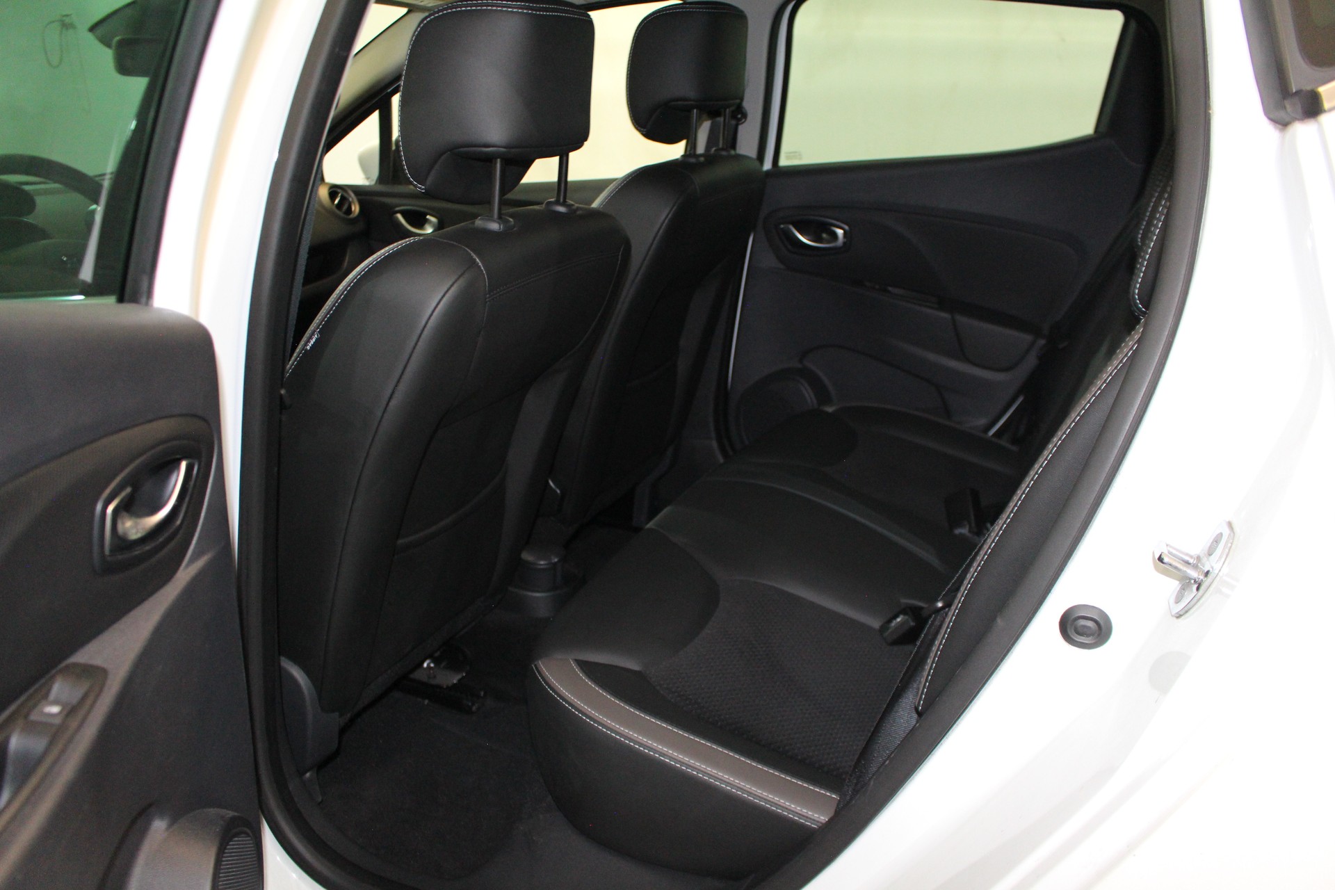 RENAULT Clio 1.2 TCe 120 Swiss Edition S/S-image-7